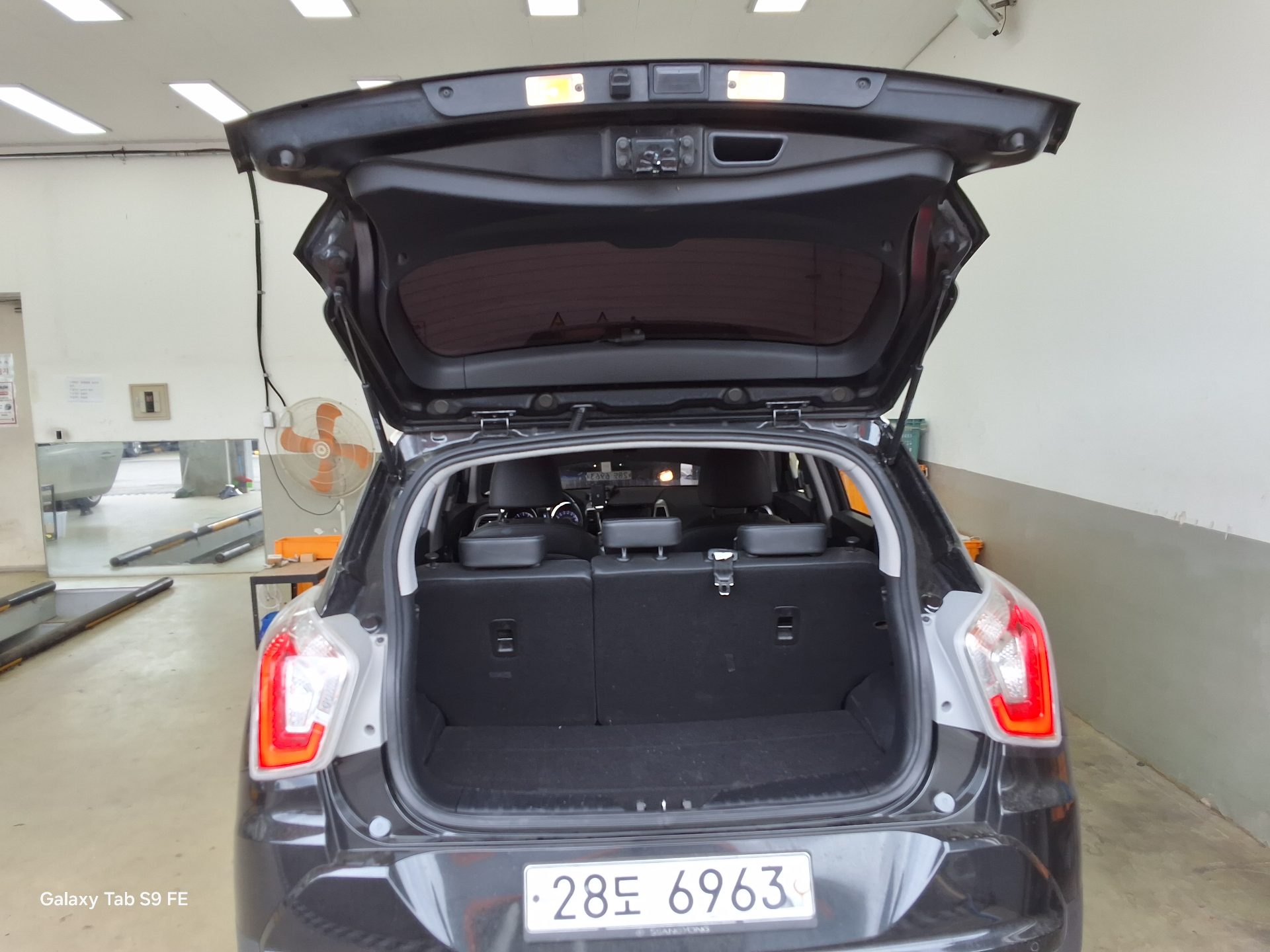 KG Mobility Tivoli 2015 - Image 14