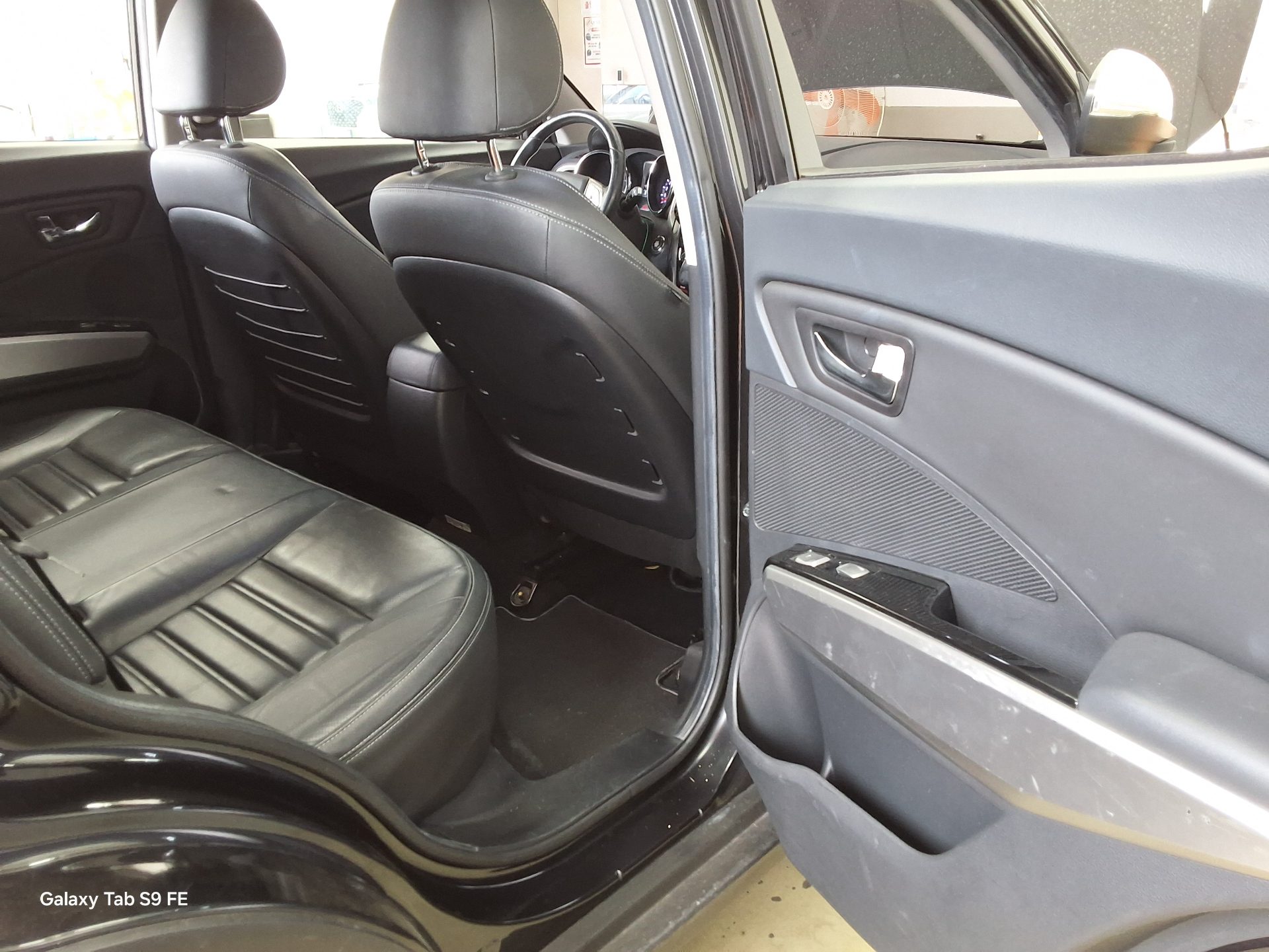 KG Mobility Tivoli 2015 - Image 12