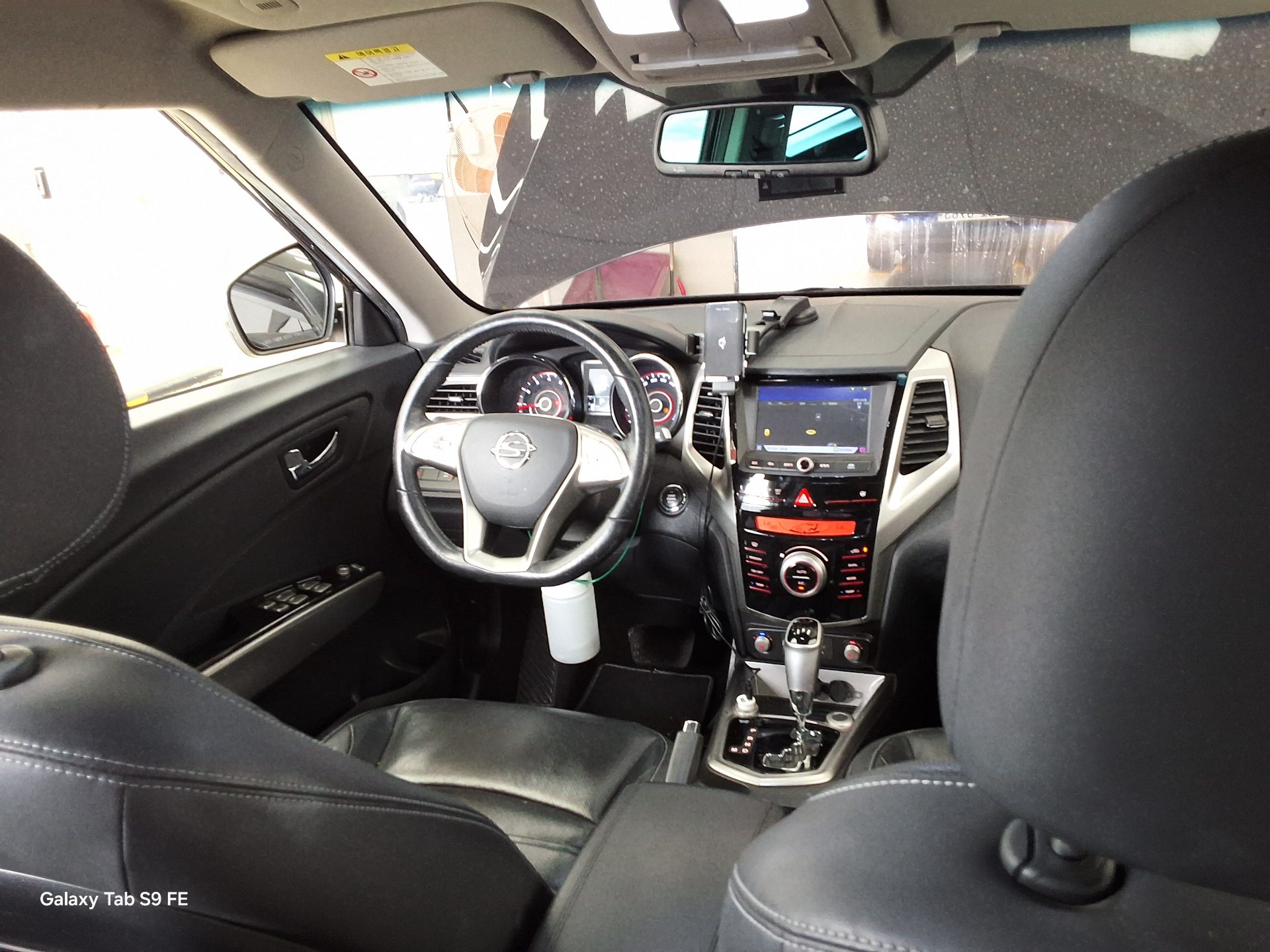 KG Mobility Tivoli 2015 - Image 10
