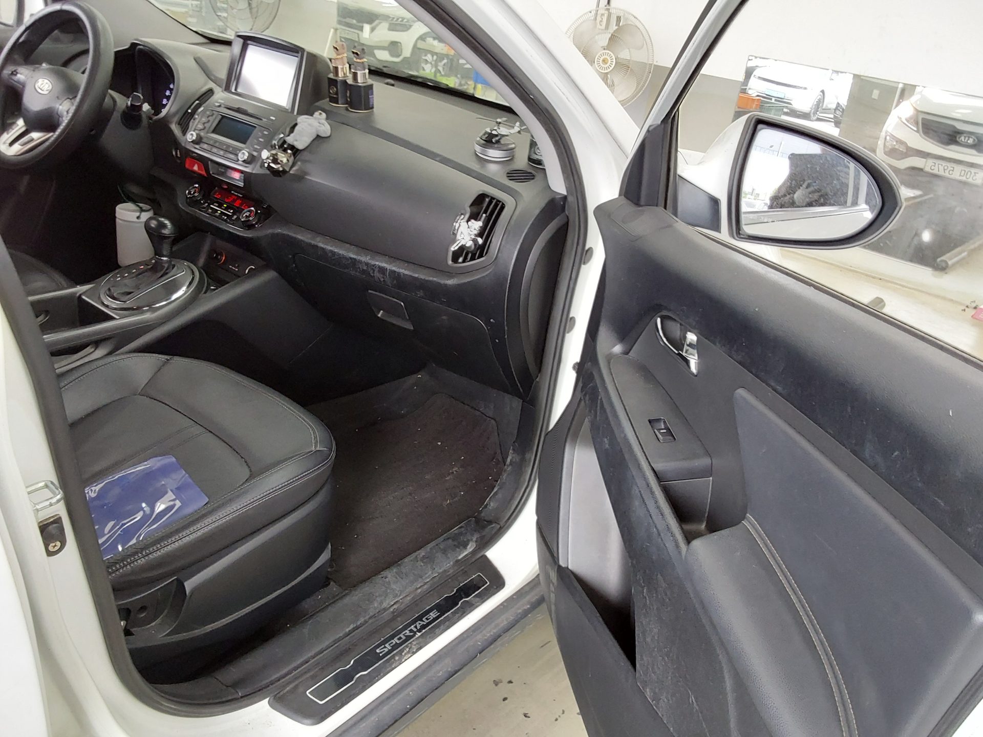 Kia Sportage 2011 - Image 14