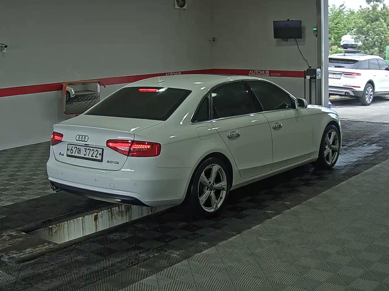 Audi A4 2014 - Image 4