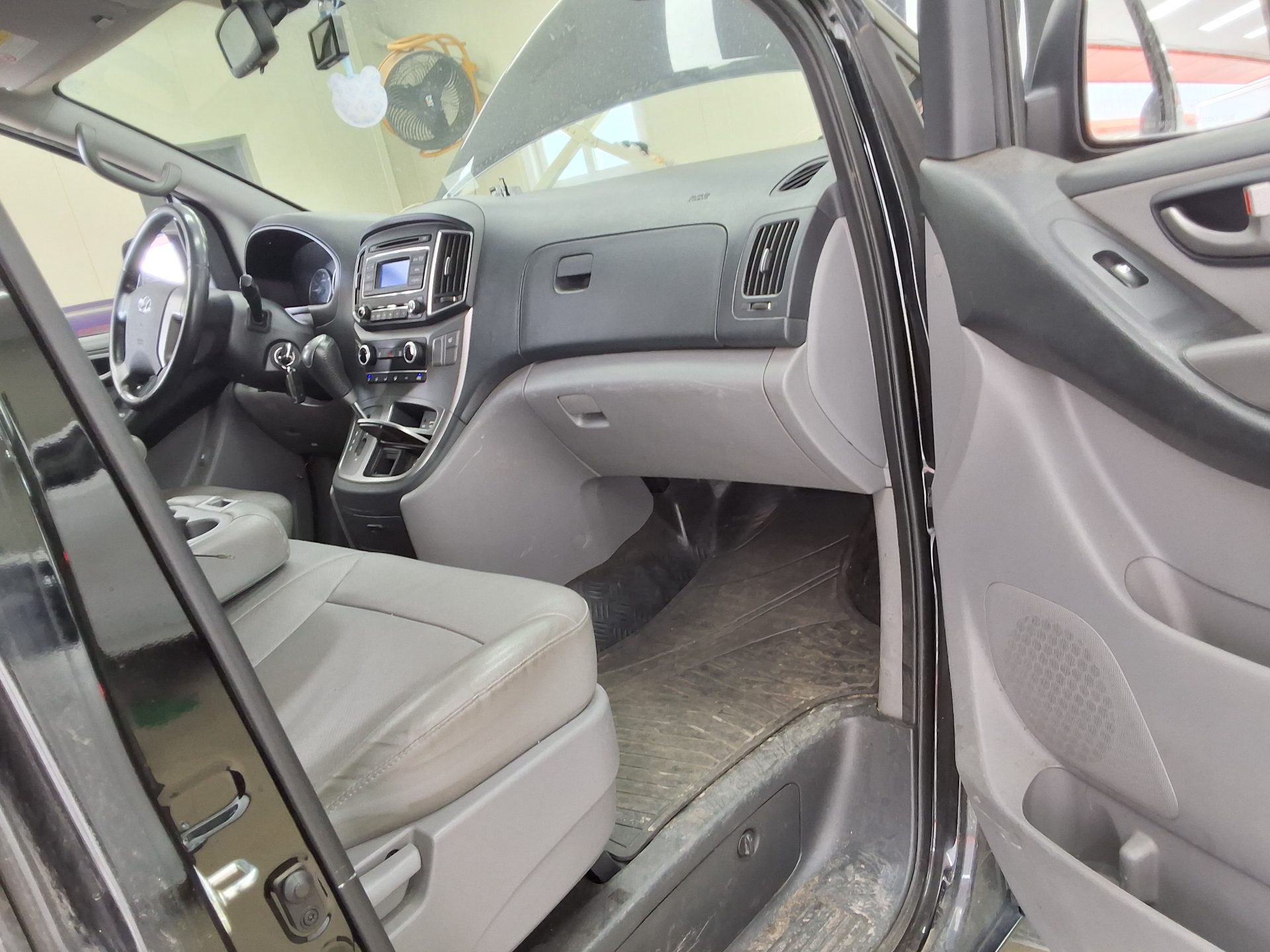 Hyundai Grand Starex 2020 - Image 12