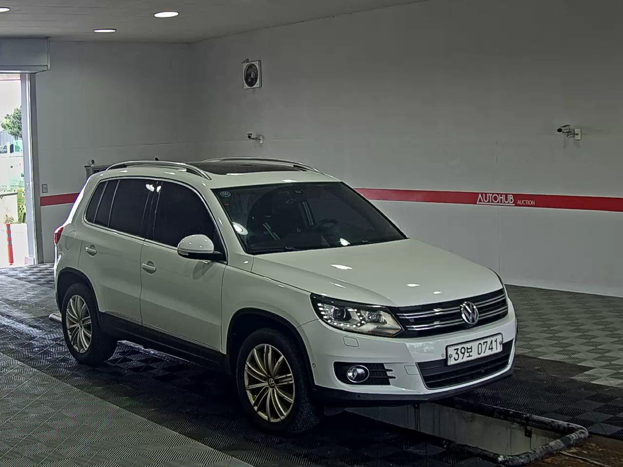 Volkswagen Tiguan 2016 - Image 2