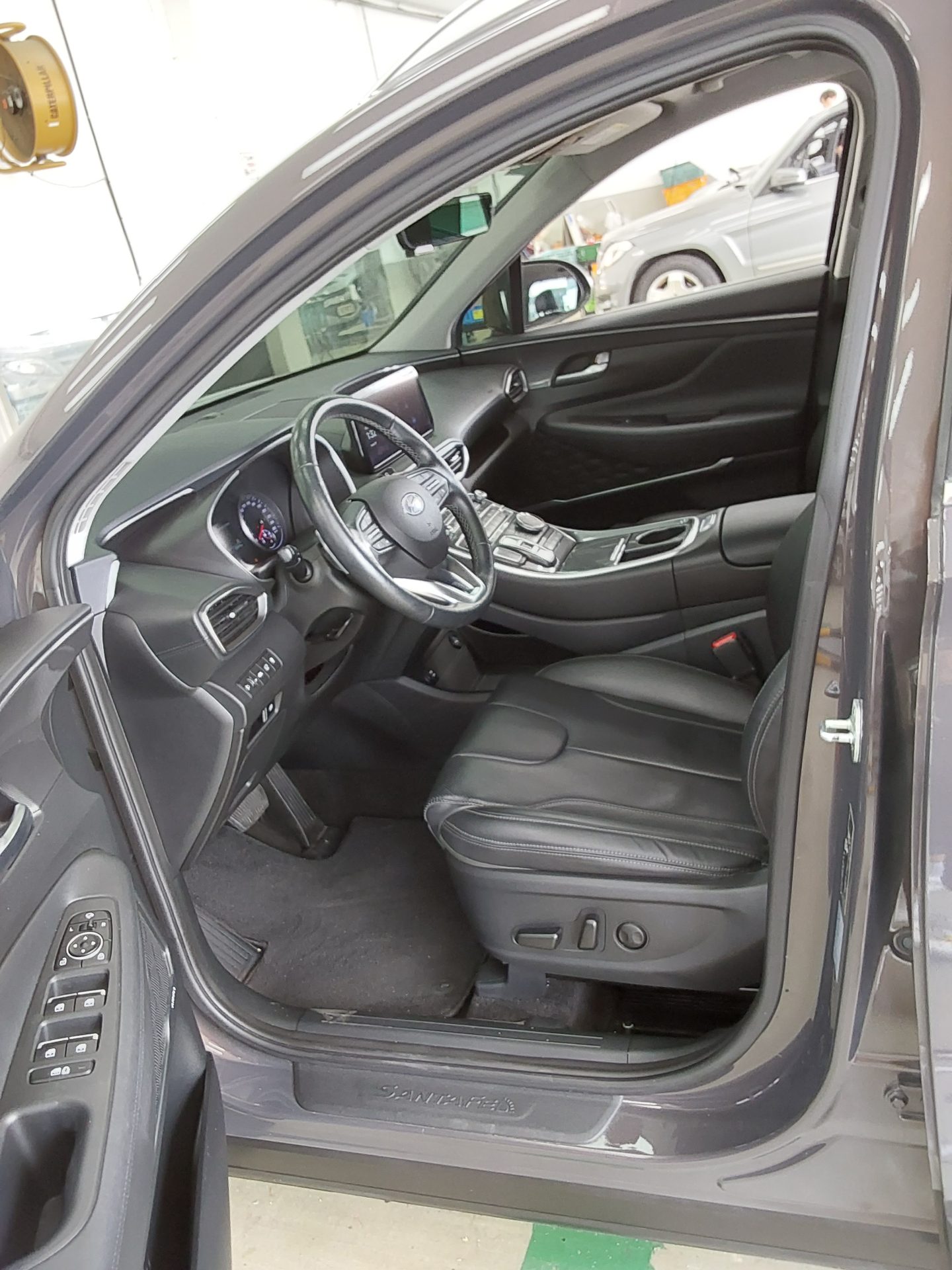 Hyundai Santa Fe 2021 - Image 9