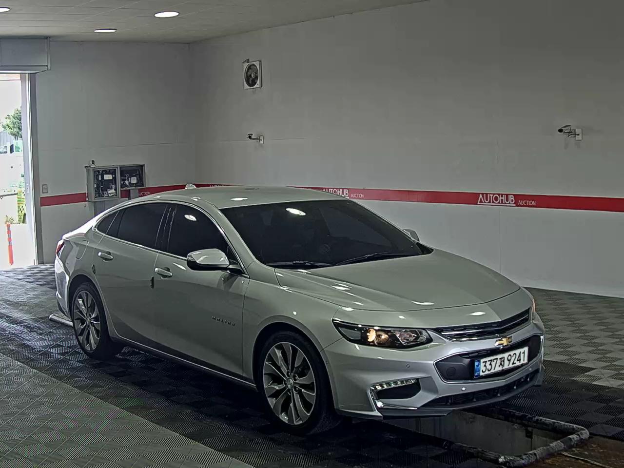 Chevrolet Malibu 2017 - Image 2