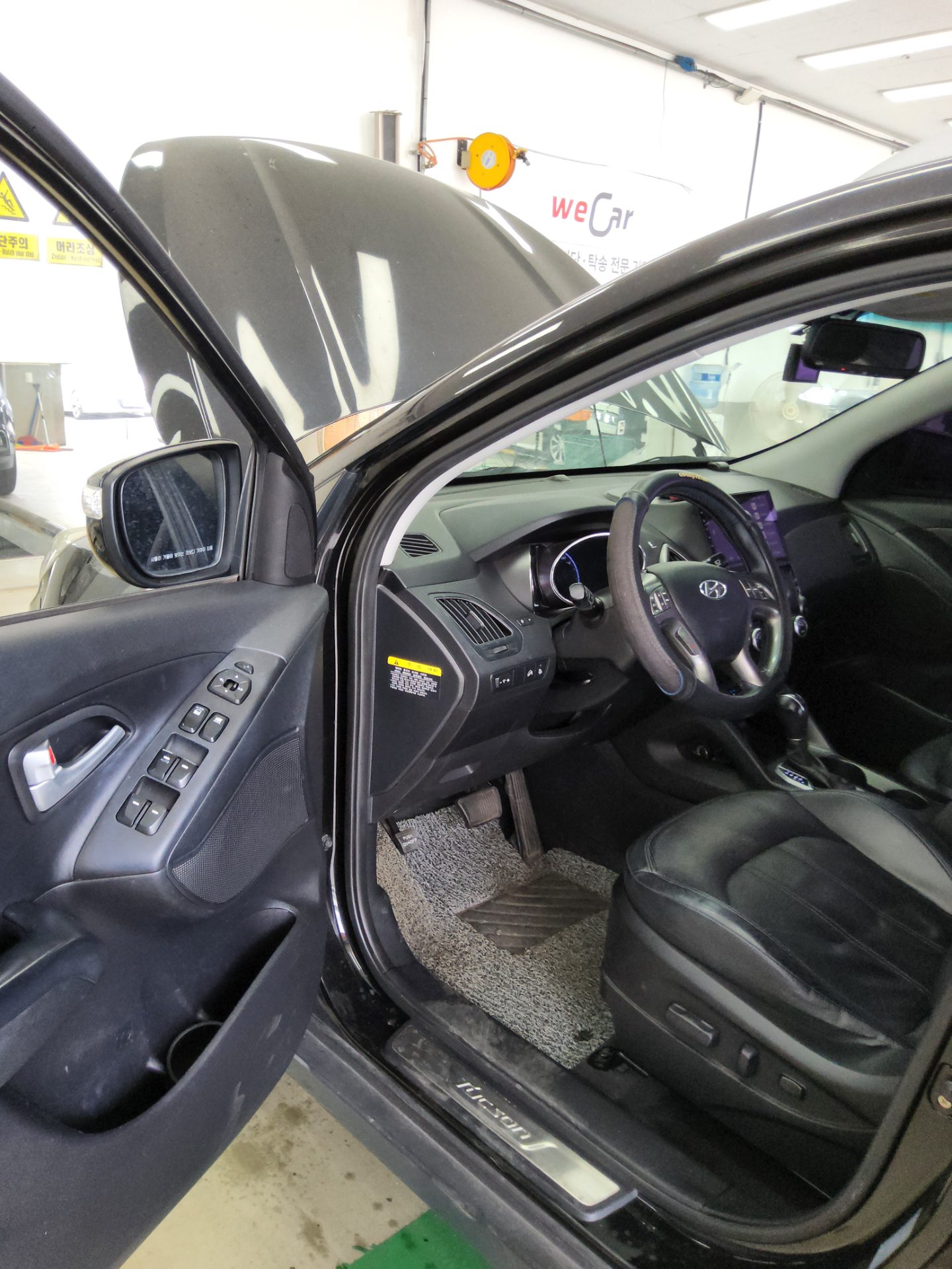BMW iX 2014 - Image 9