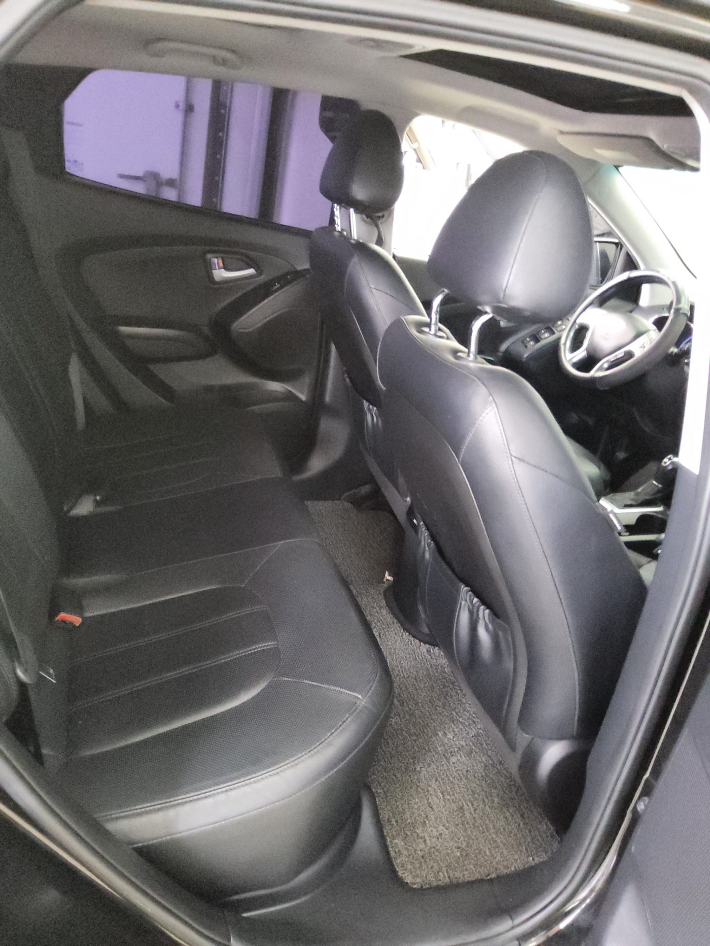 BMW iX 2014 - Image 12