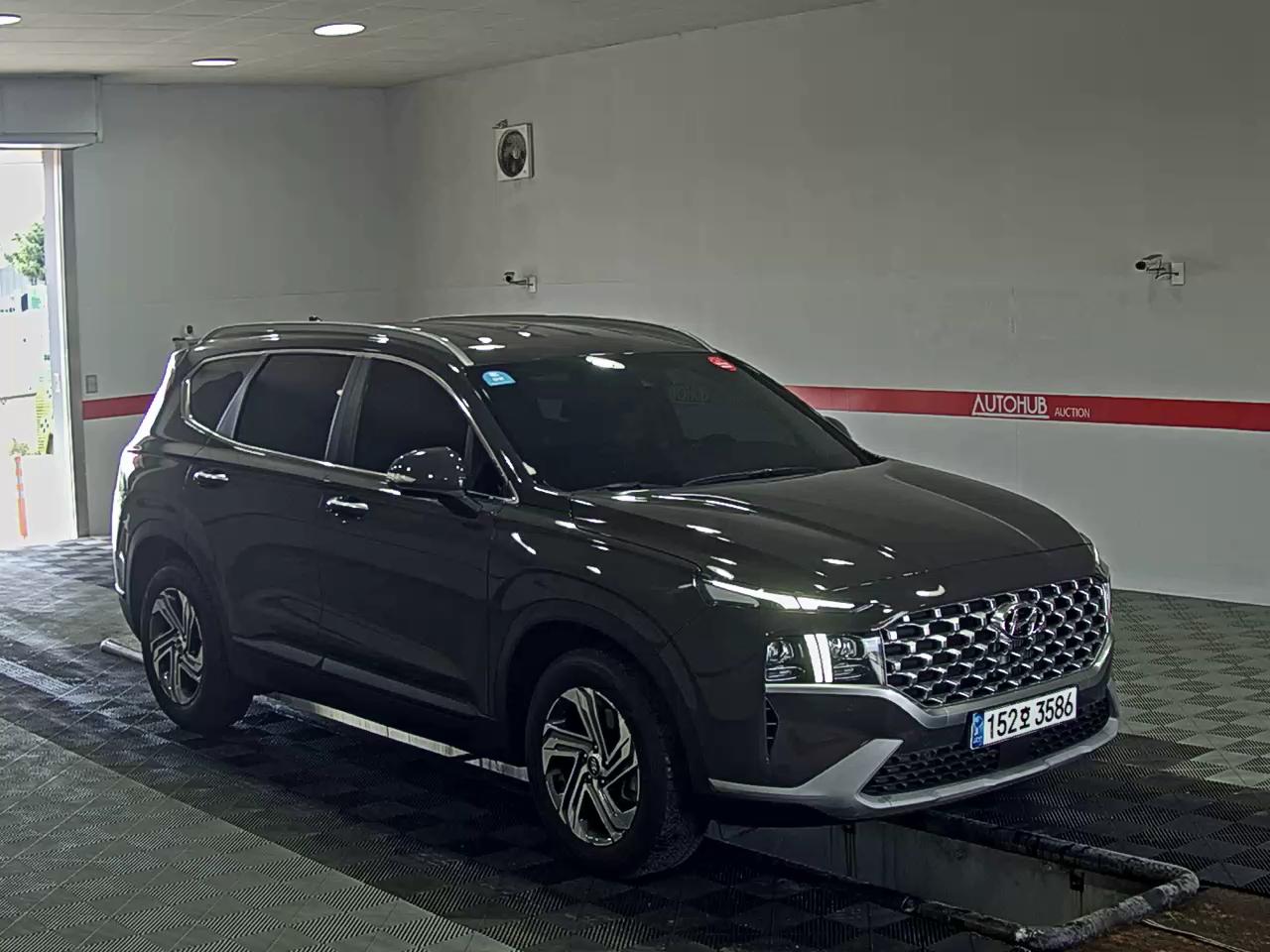 Hyundai Santa Fe 2021 - Image 2