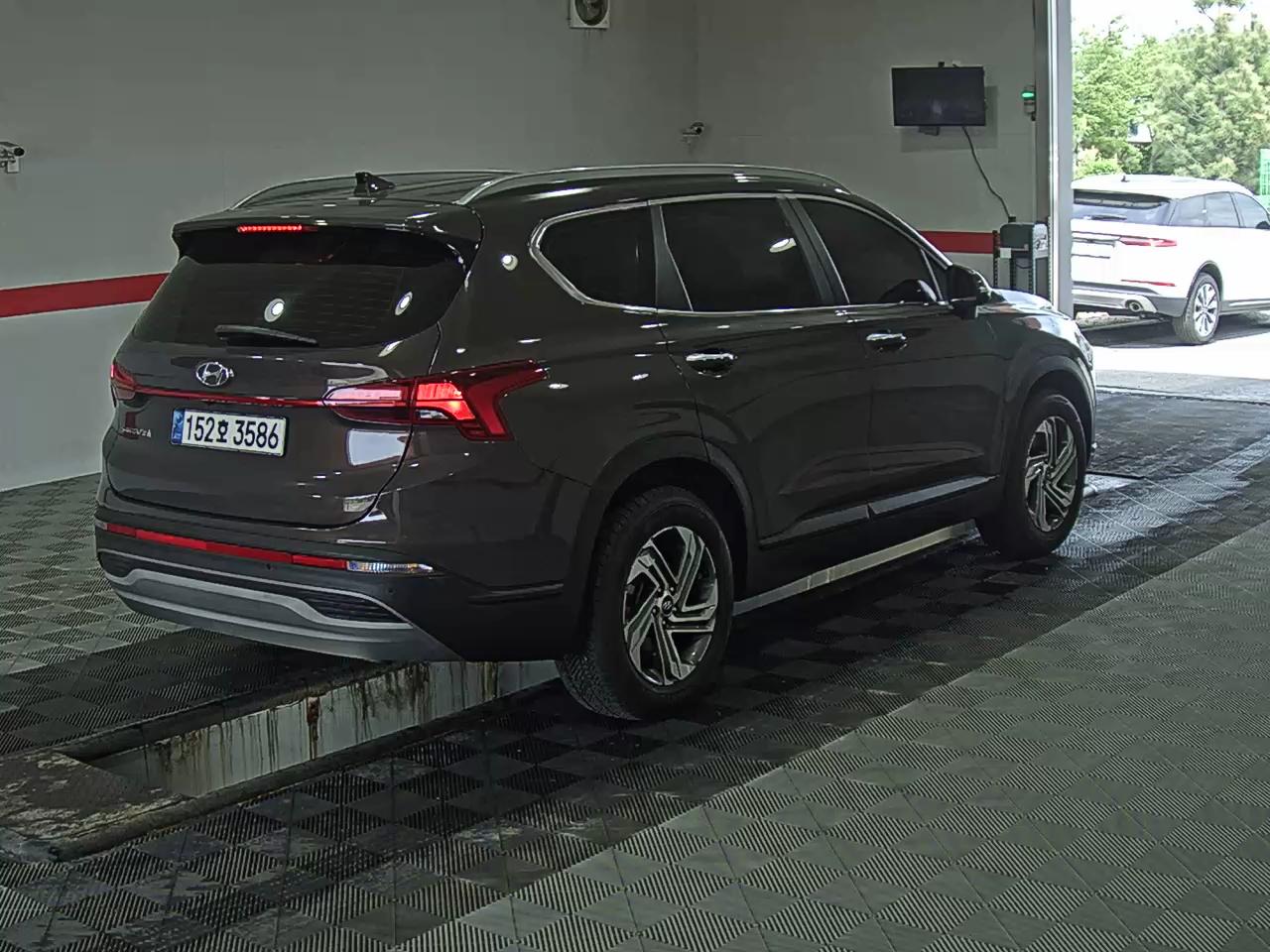 Hyundai Santa Fe 2021 - Image 4