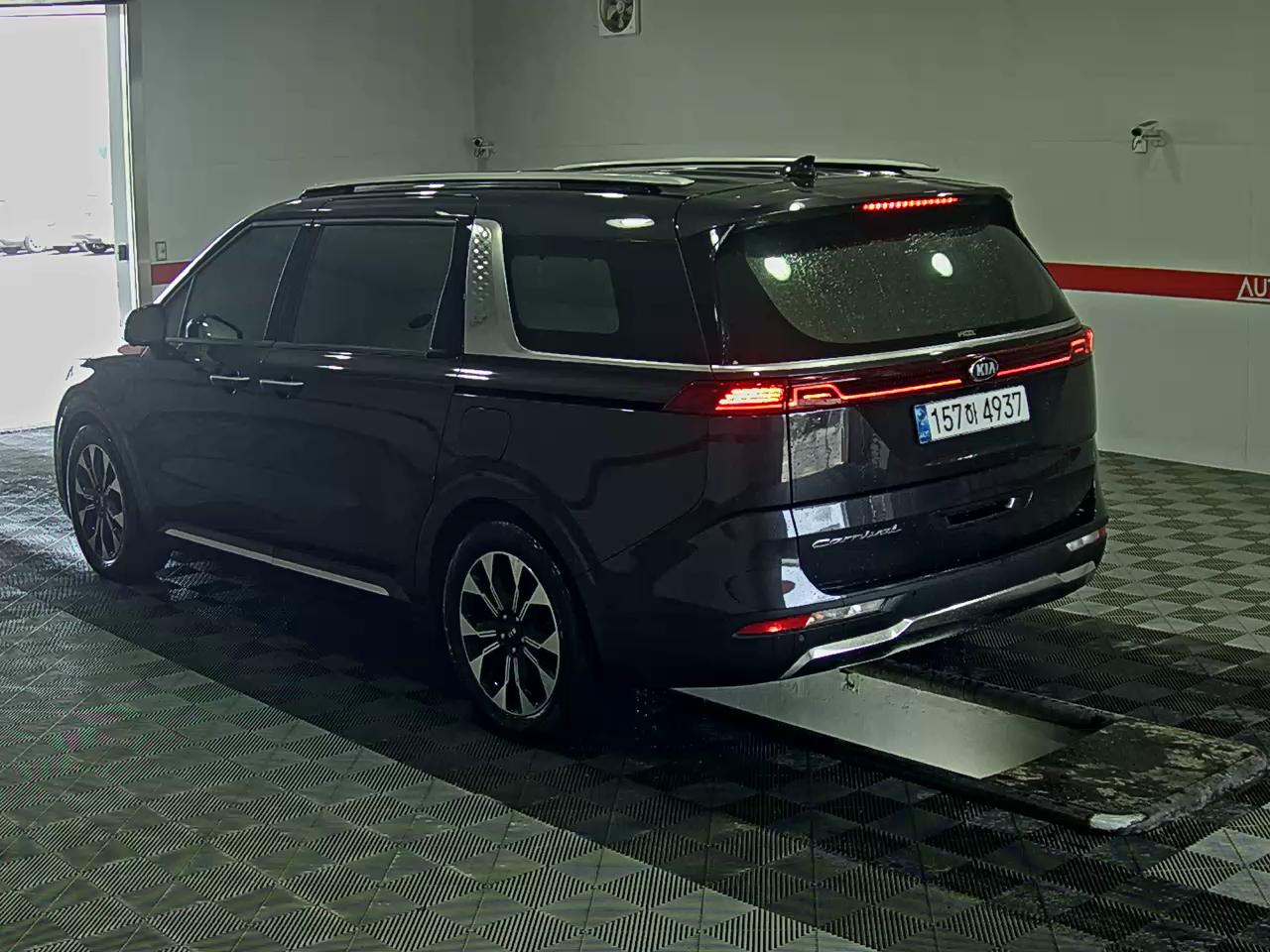 Kia Carnival - 5