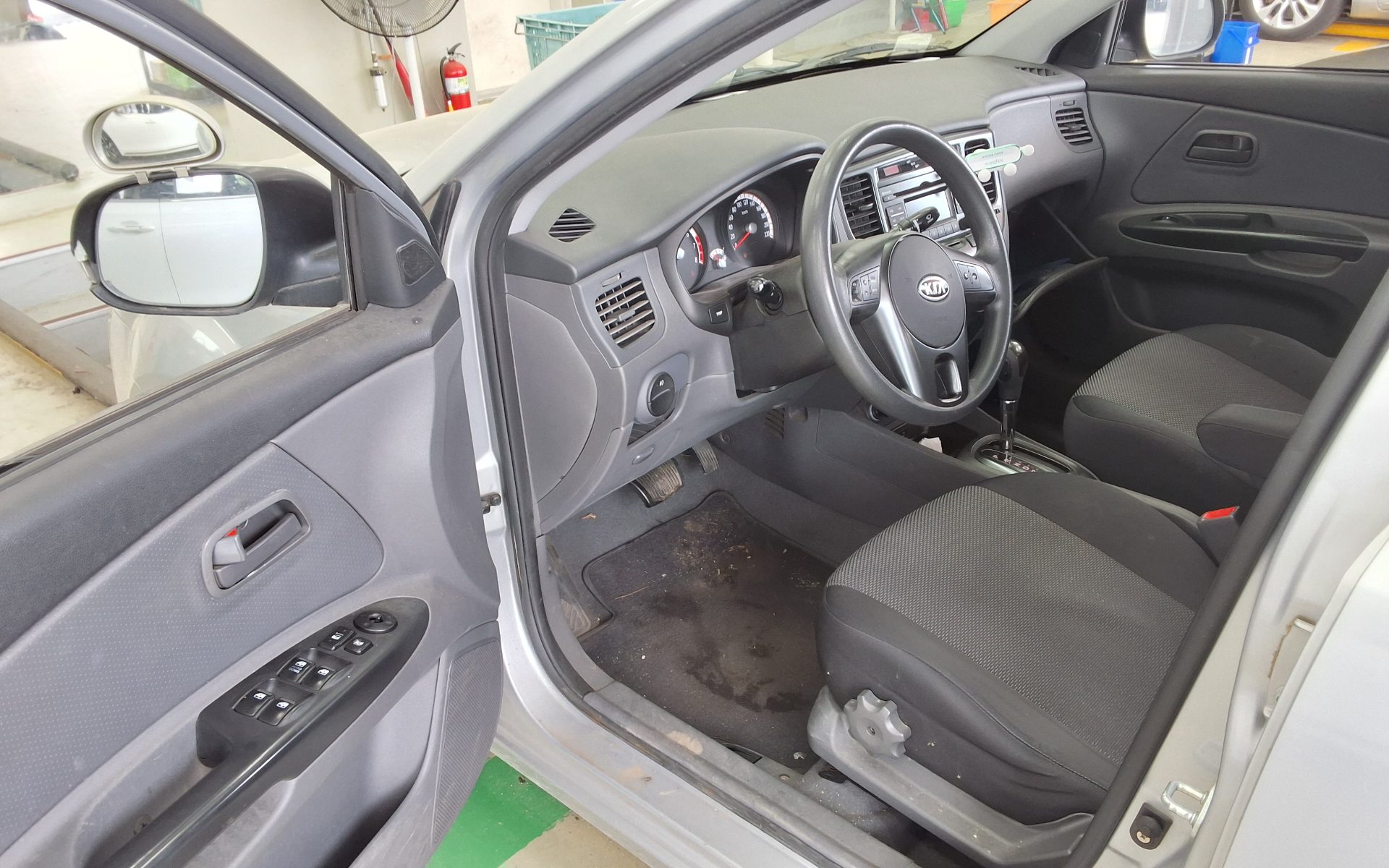 Lexus LX 2011 - Image 9