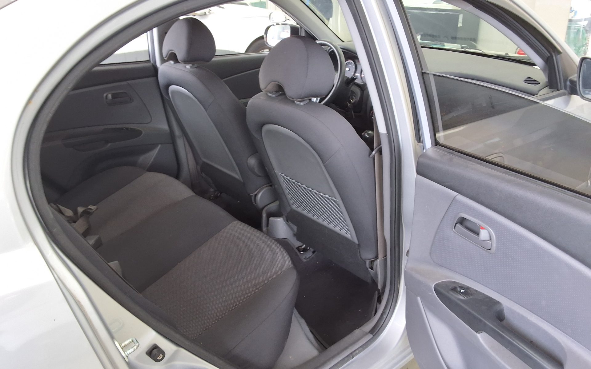 Lexus LX 2011 - Image 12