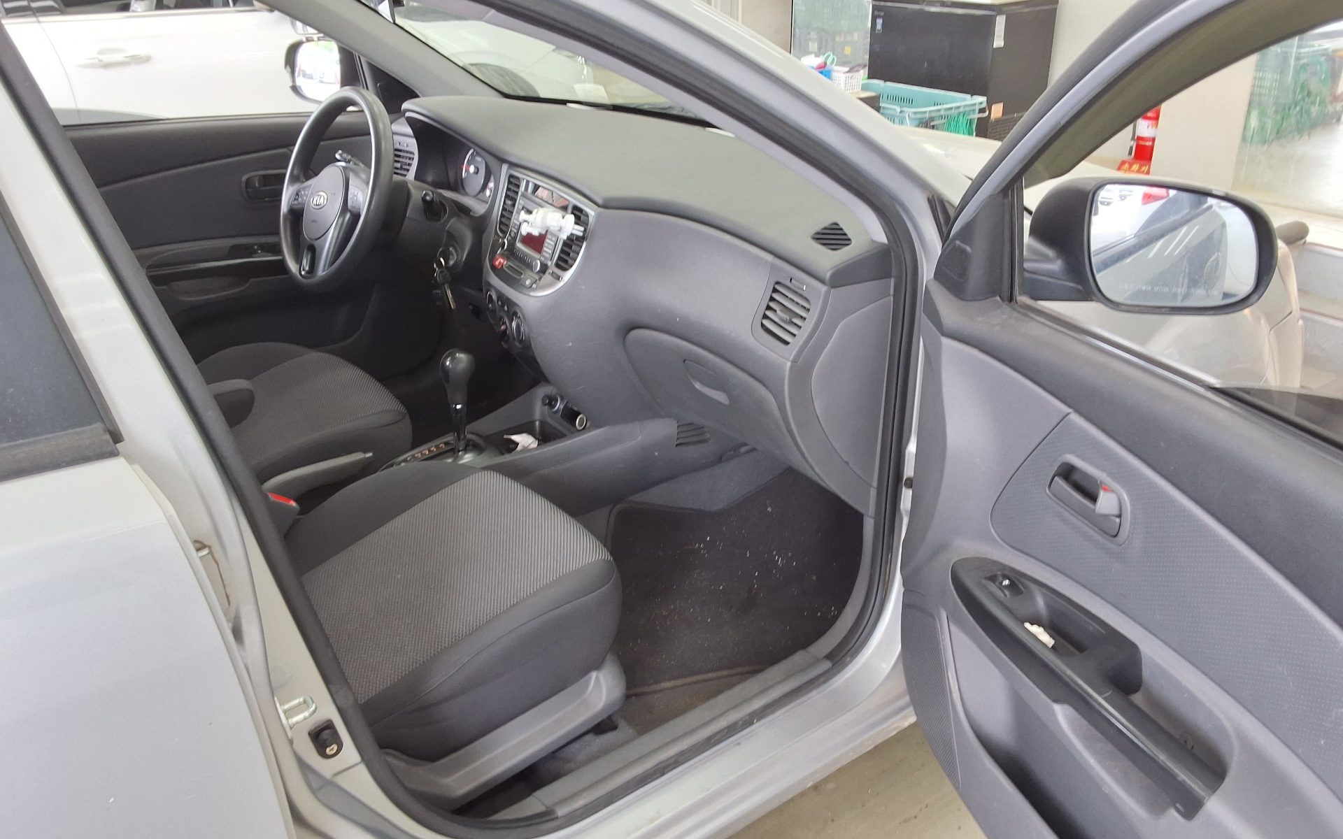 Lexus LX 2011 - Image 13