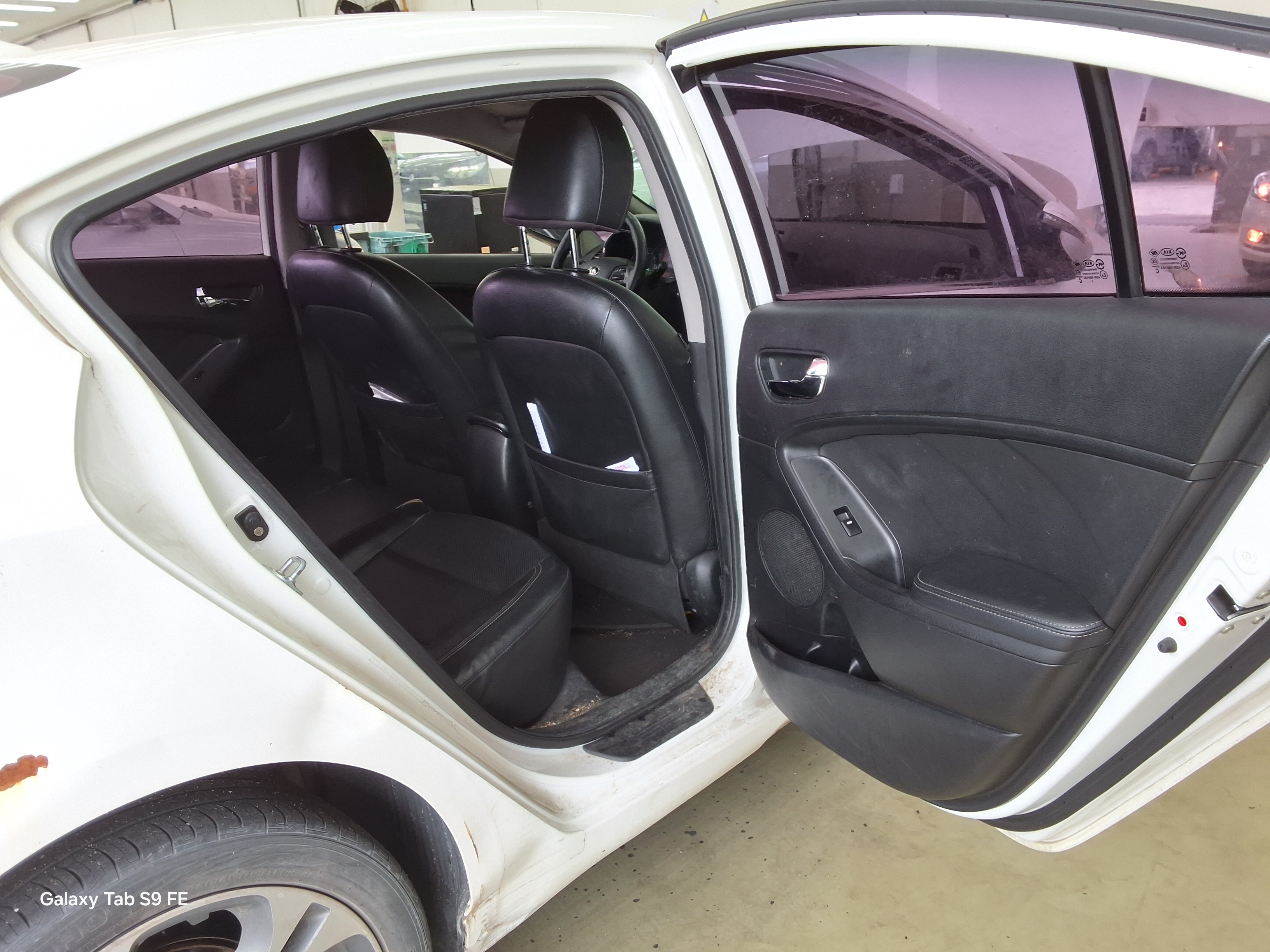Kia K3 2013 - Image 12