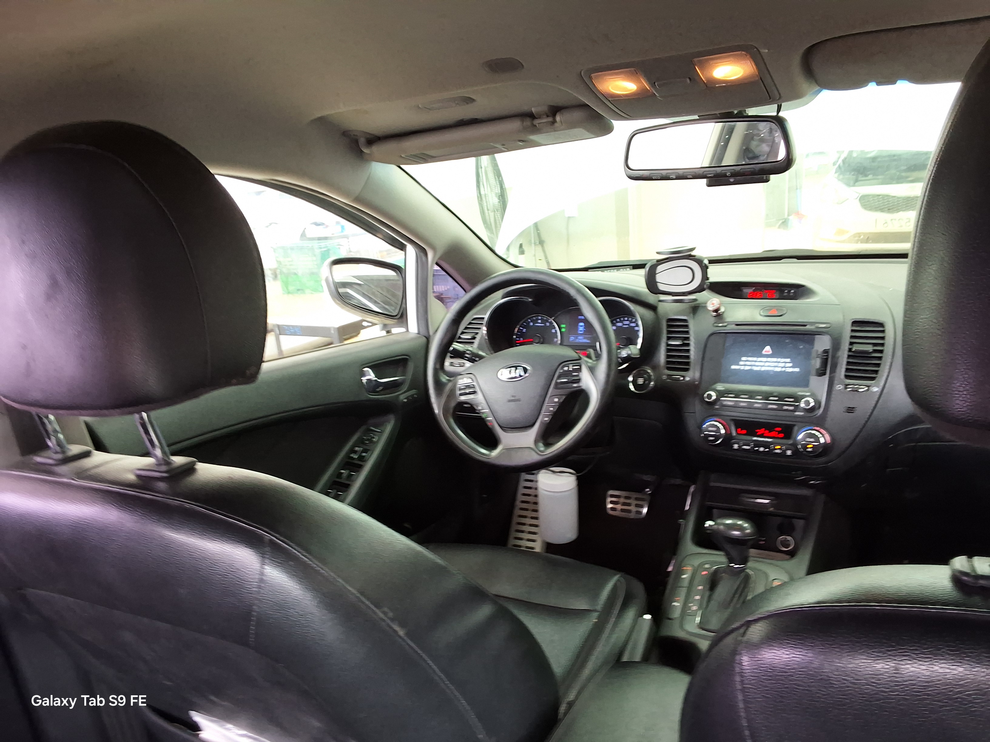 Kia K3 2013 - Image 10
