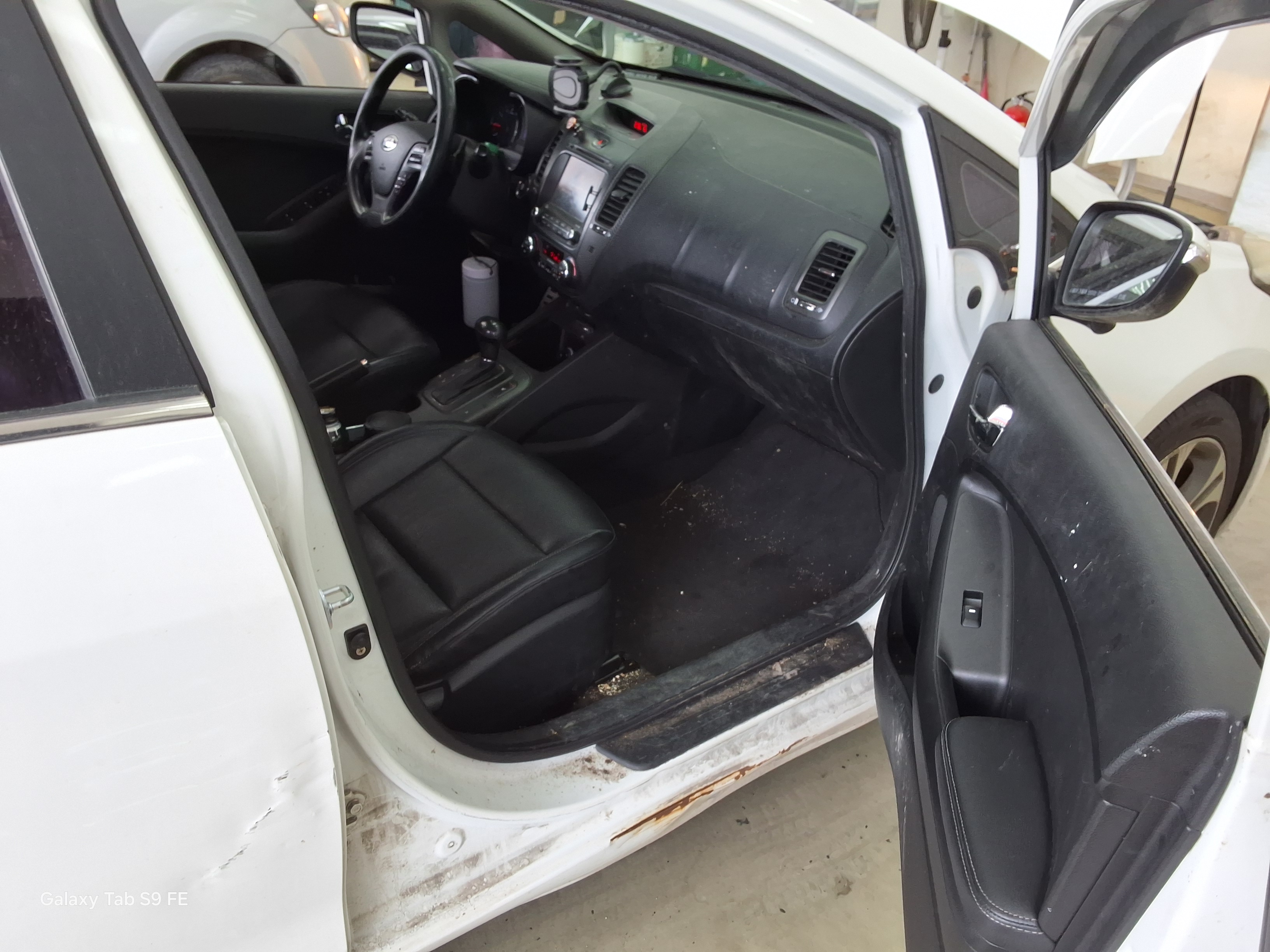 Kia K3 2013 - Image 13