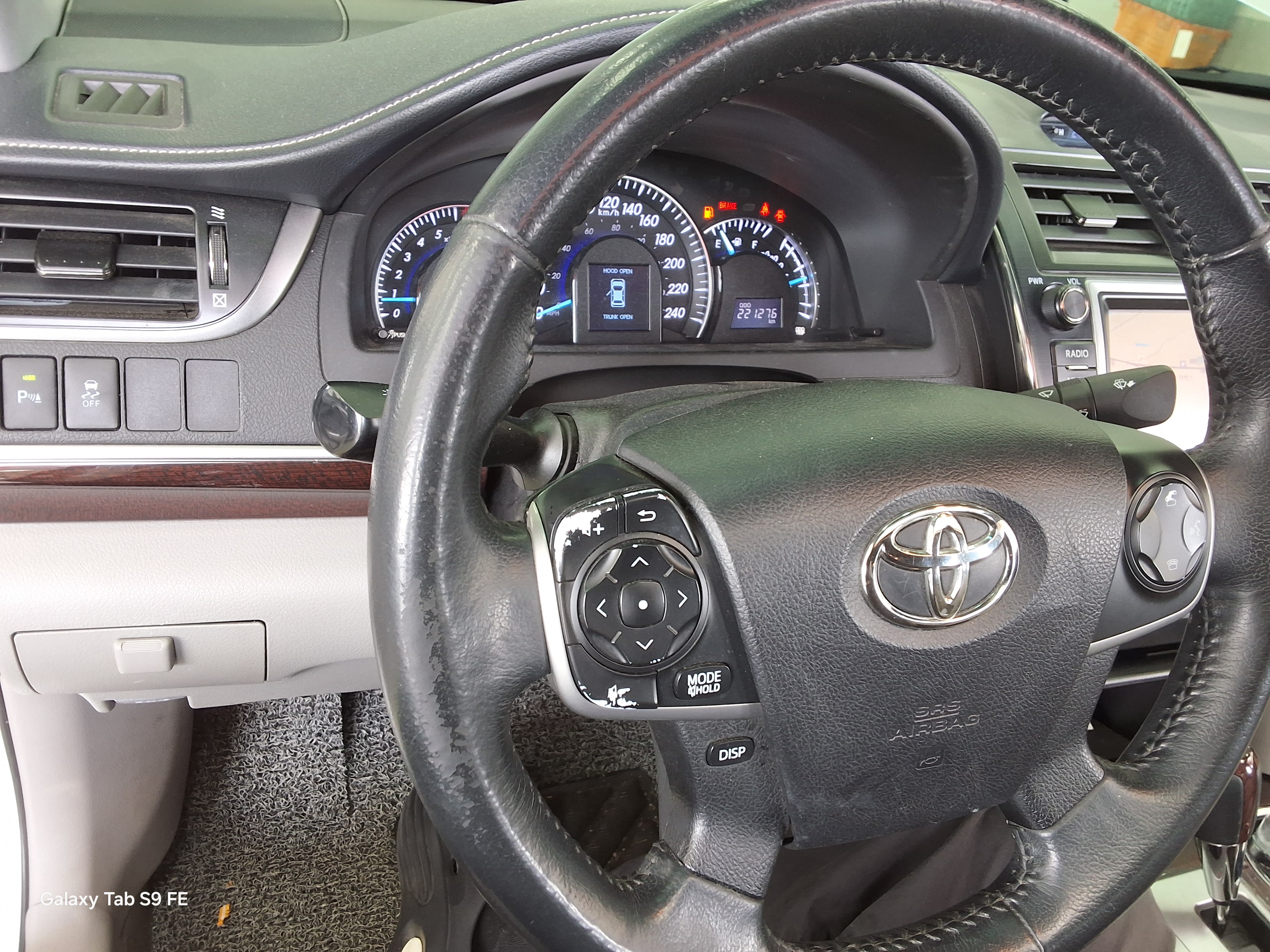Toyota Camry 2014 - Image 16