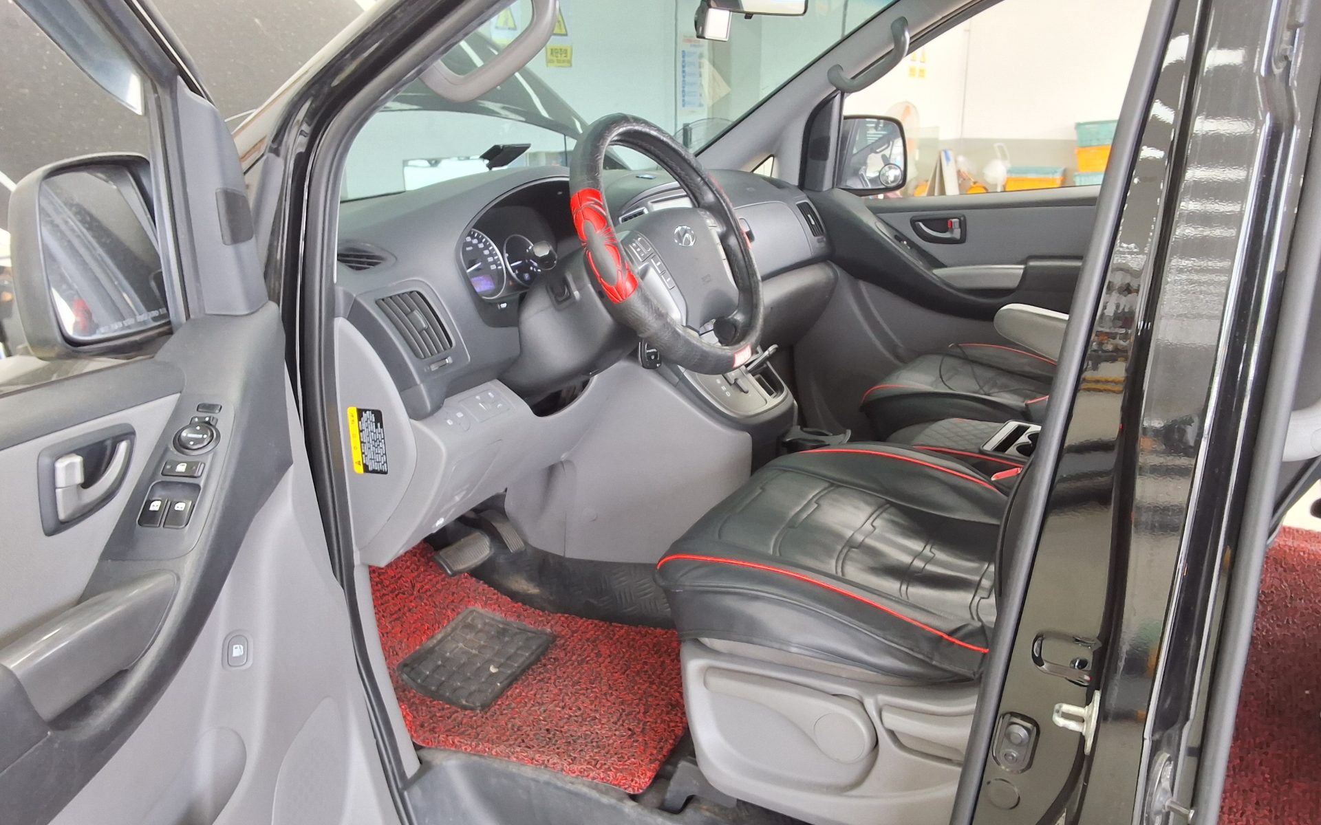 Hyundai Grand Starex 2018 - Image 9