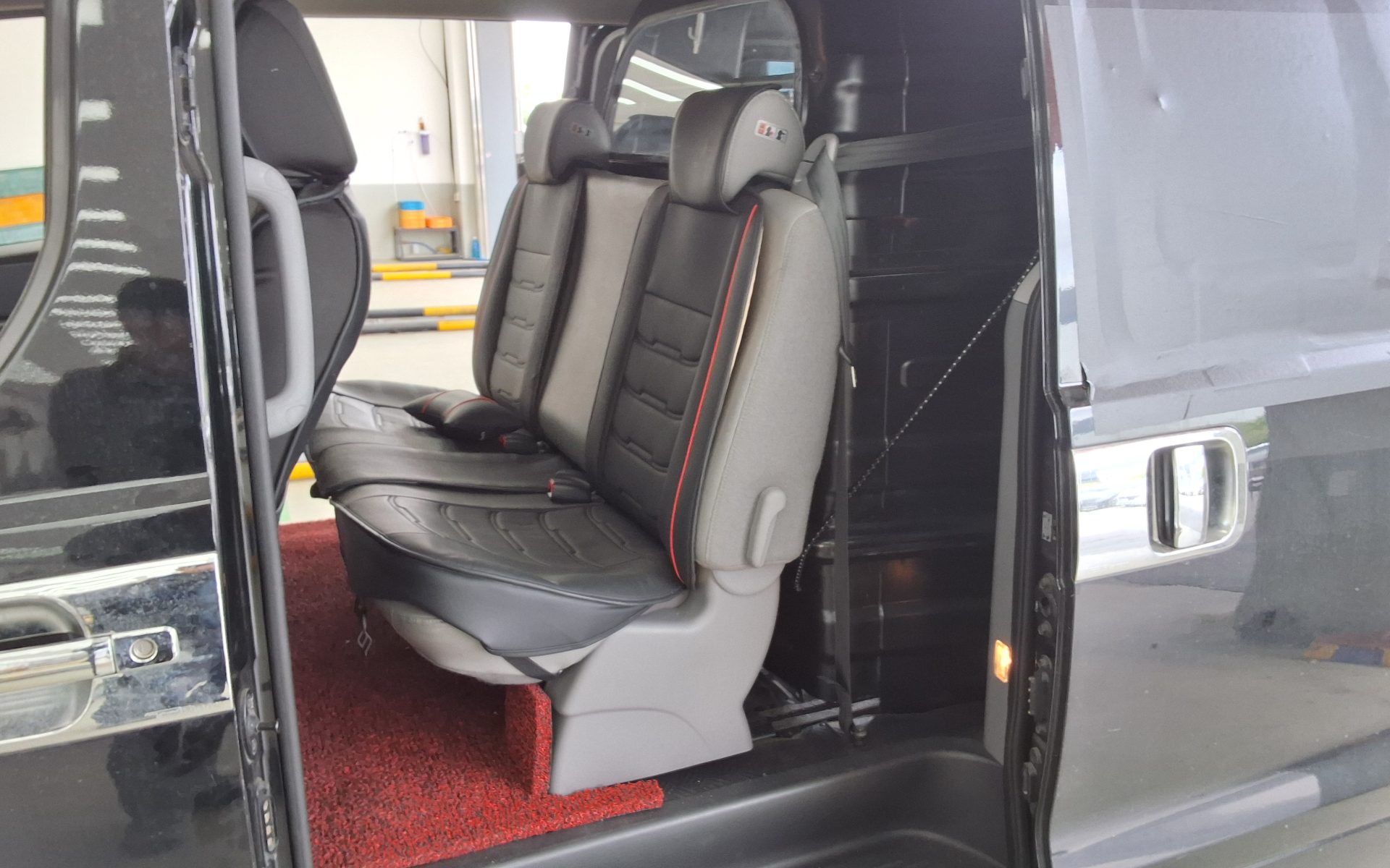 Hyundai Grand Starex 2018 - Image 11