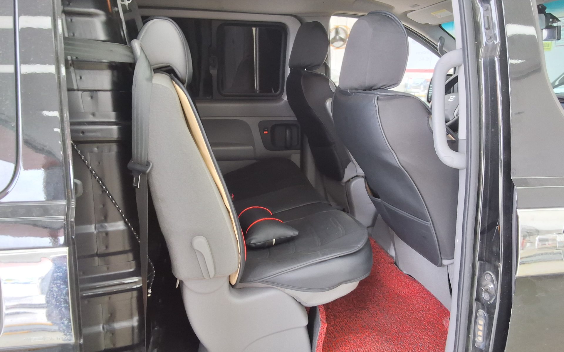 Hyundai Grand Starex 2018 - Image 12