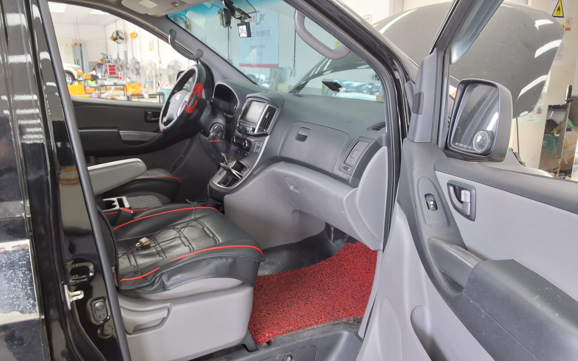 Hyundai Grand Starex 2018 - Image 13