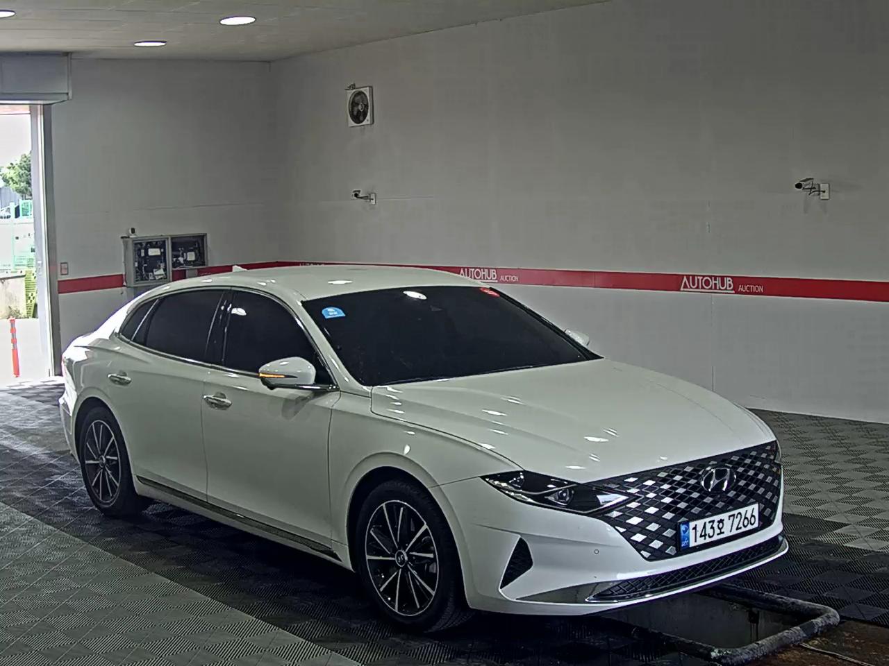 Hyundai Grandeur 2022 - Image 2