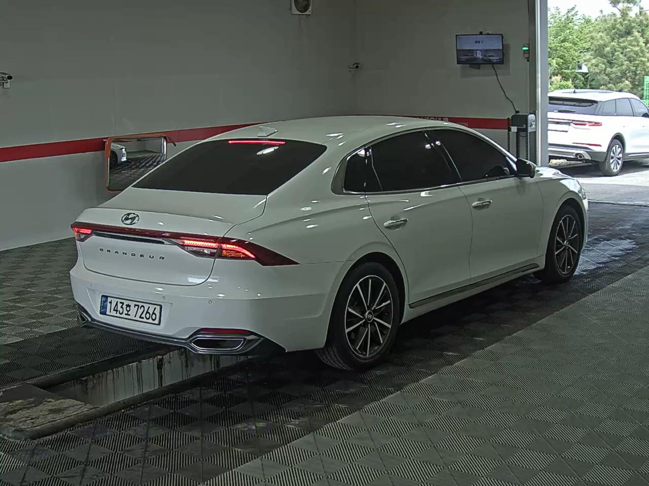 Hyundai Grandeur 2022 - Image 4