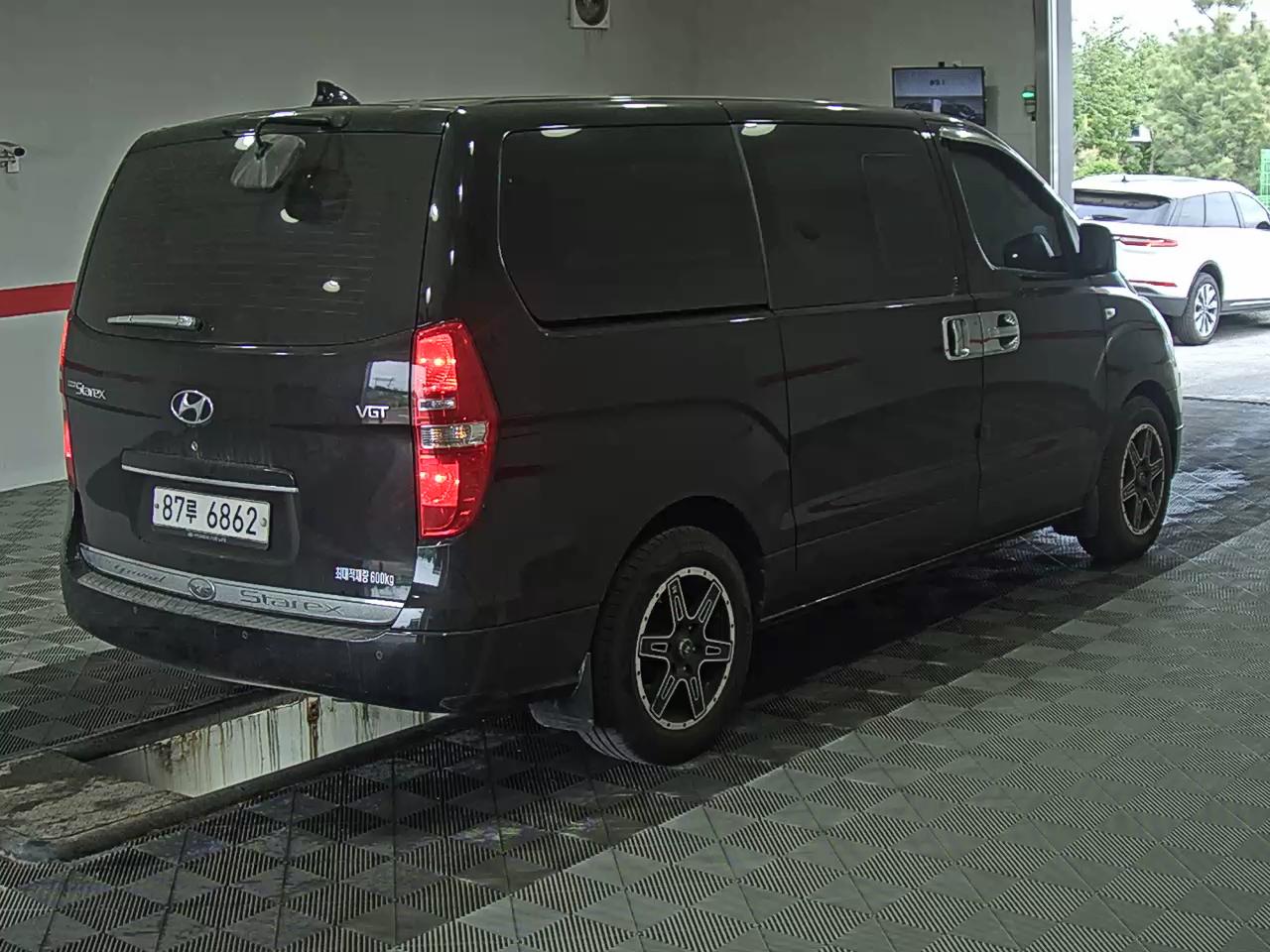 Hyundai Grand Starex 2018 - Image 4