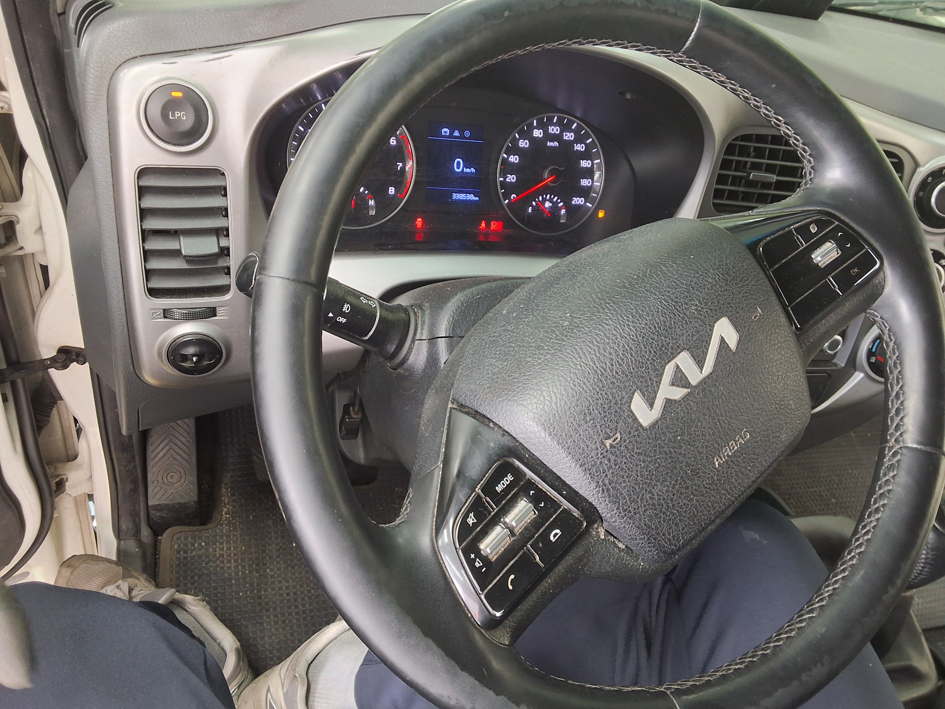 Chrysler Cargo 2022 - Image 13