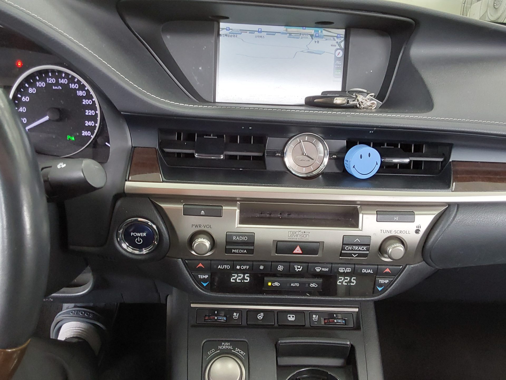 Lexus ES 2013 - Image 17