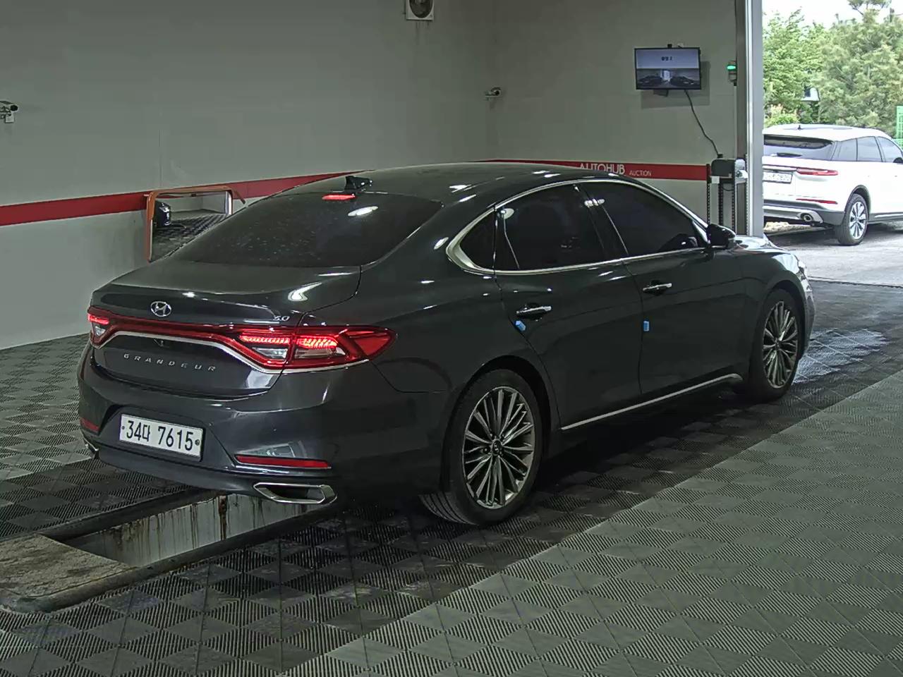 Hyundai Grandeur 2018 - Image 4