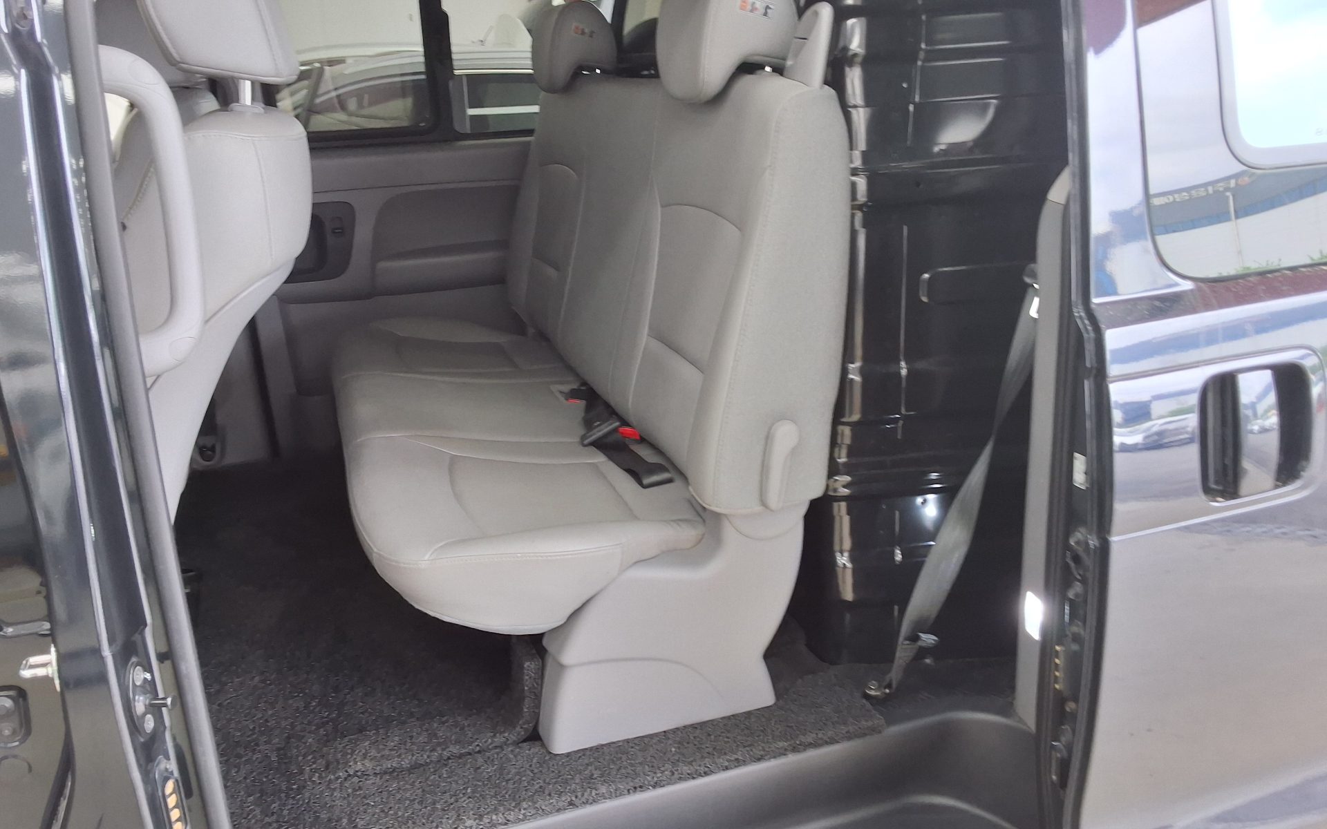 Hyundai Grand Starex 2021 - Image 11