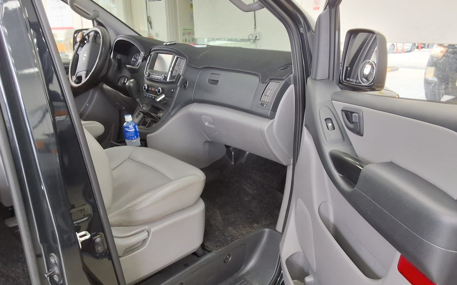 Hyundai Grand Starex 2021 - Image 13