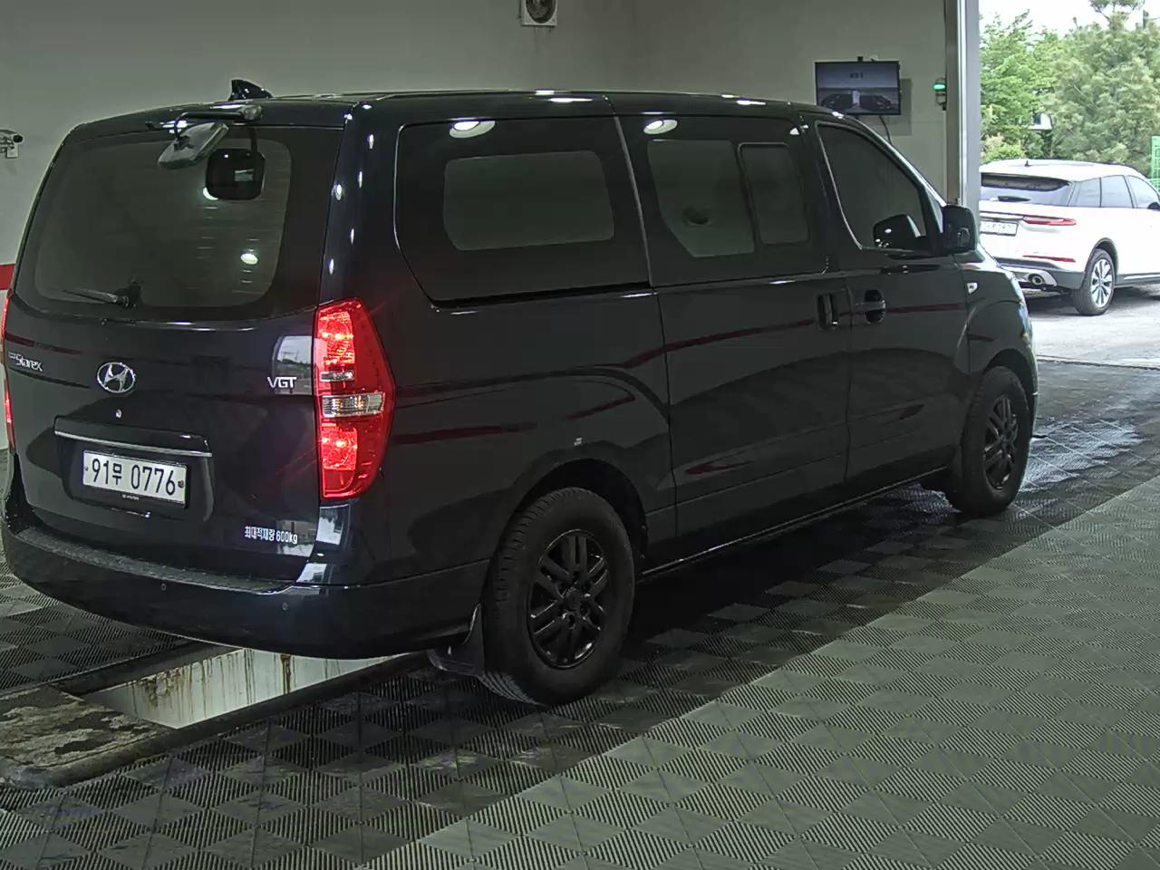Hyundai Grand Starex 2021 - Image 4
