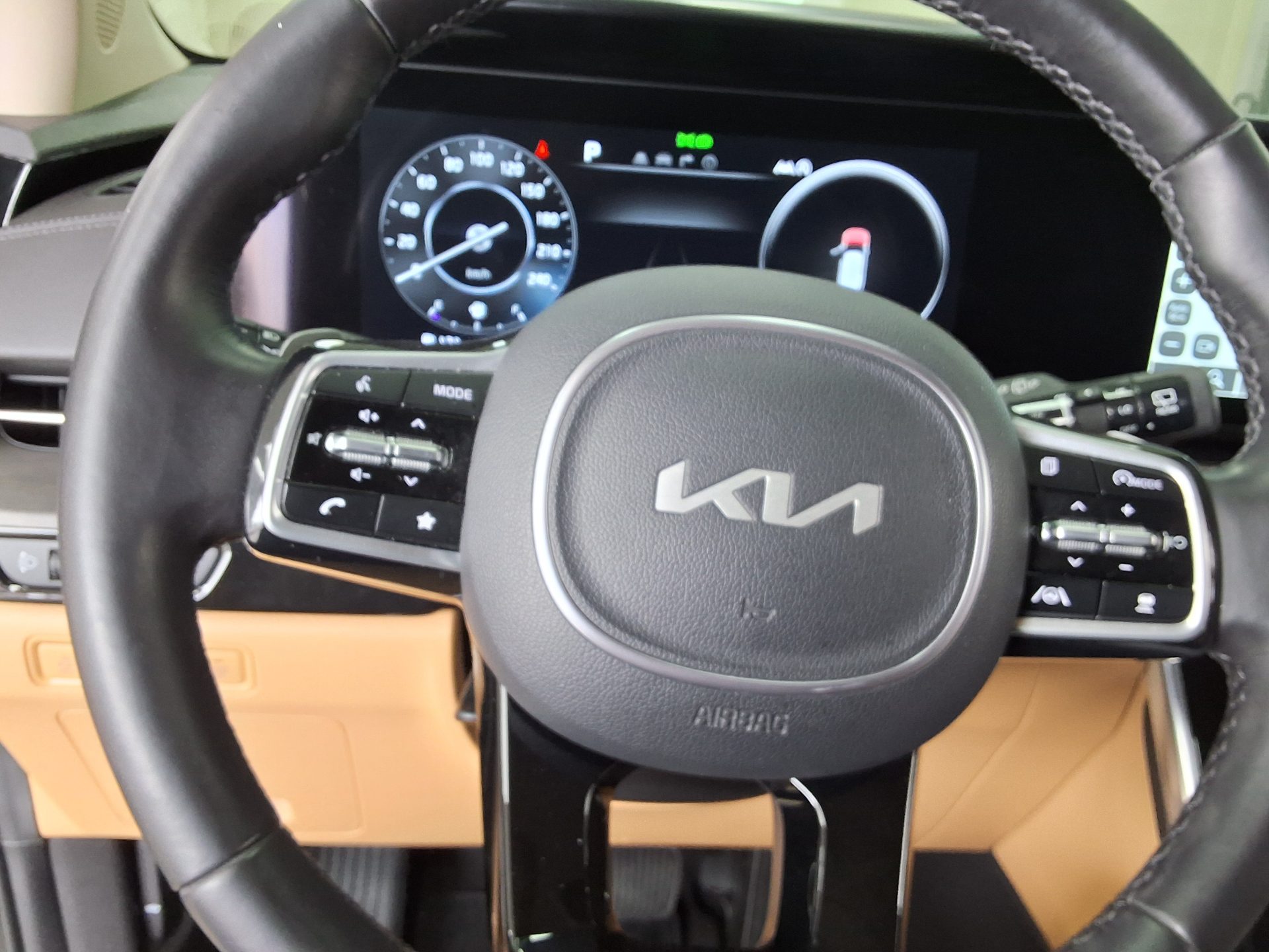 Kia SEDONA 2023 - Image 17