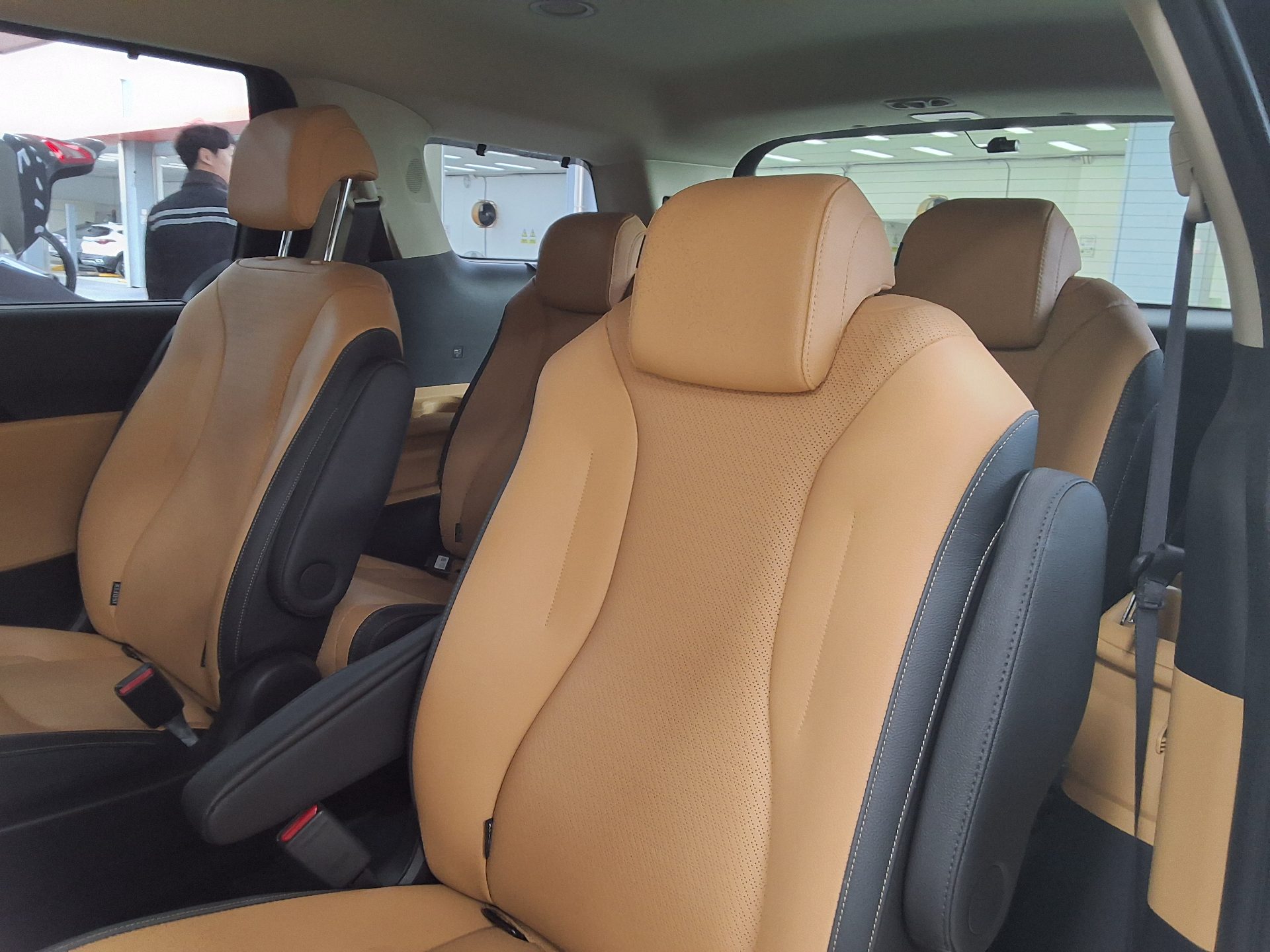 Kia SEDONA 2023 - Image 11
