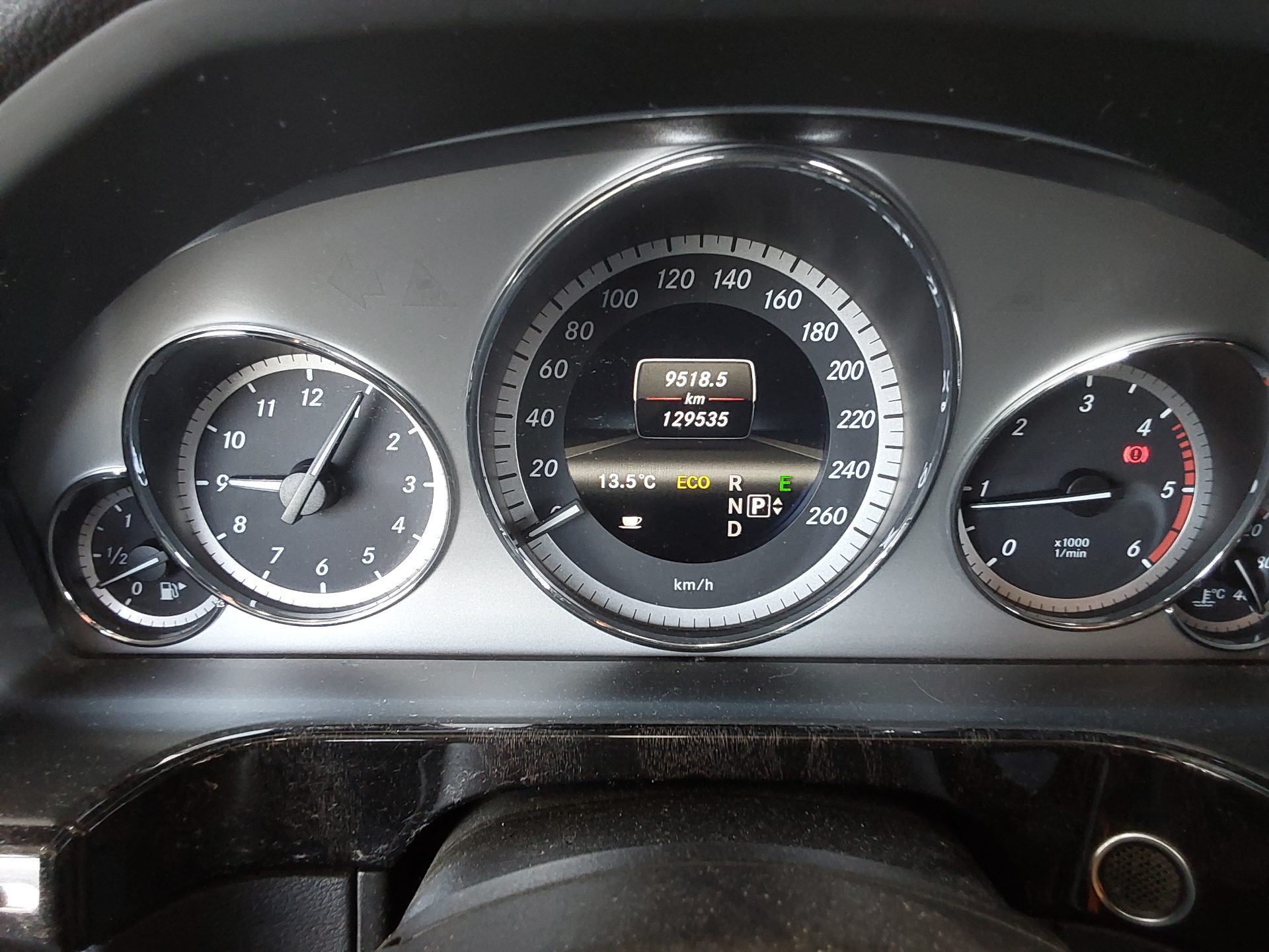 Mercedes-Benz E-Class 2013 - Image 8