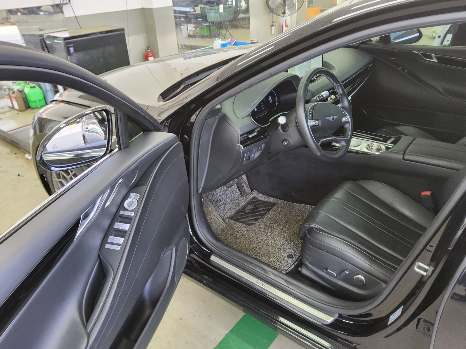 2022 - genesis g80
