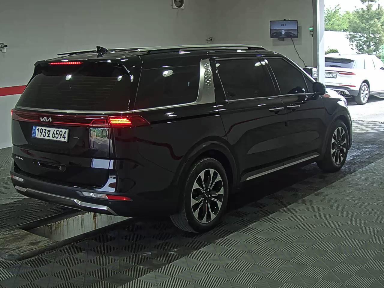 Kia SEDONA 2023 - Image 4