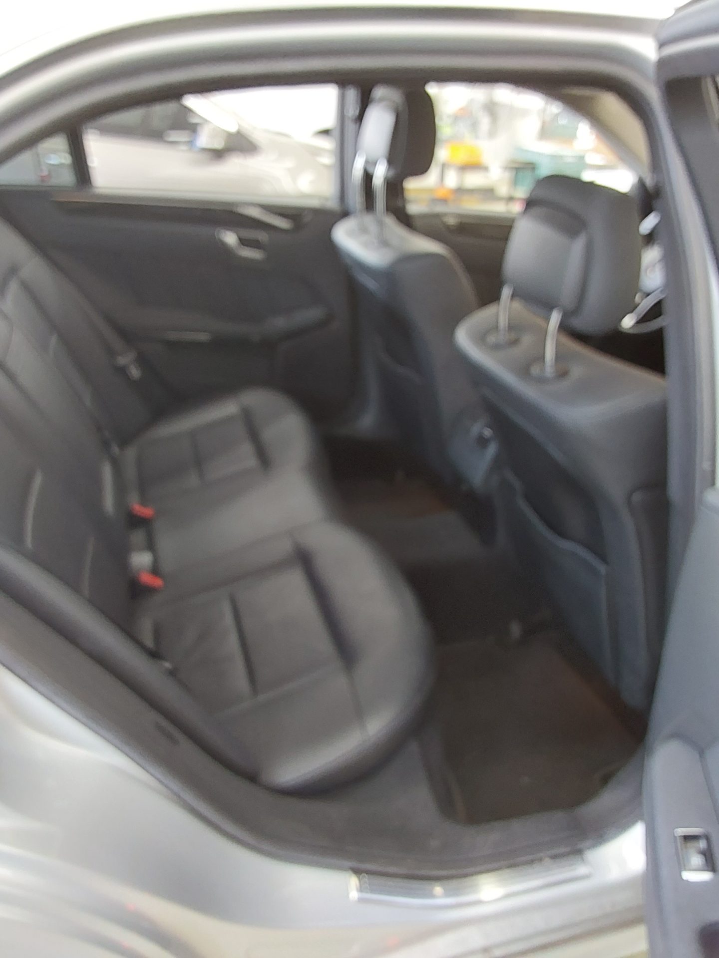 Mercedes-Benz E-Class 2013 - Image 12