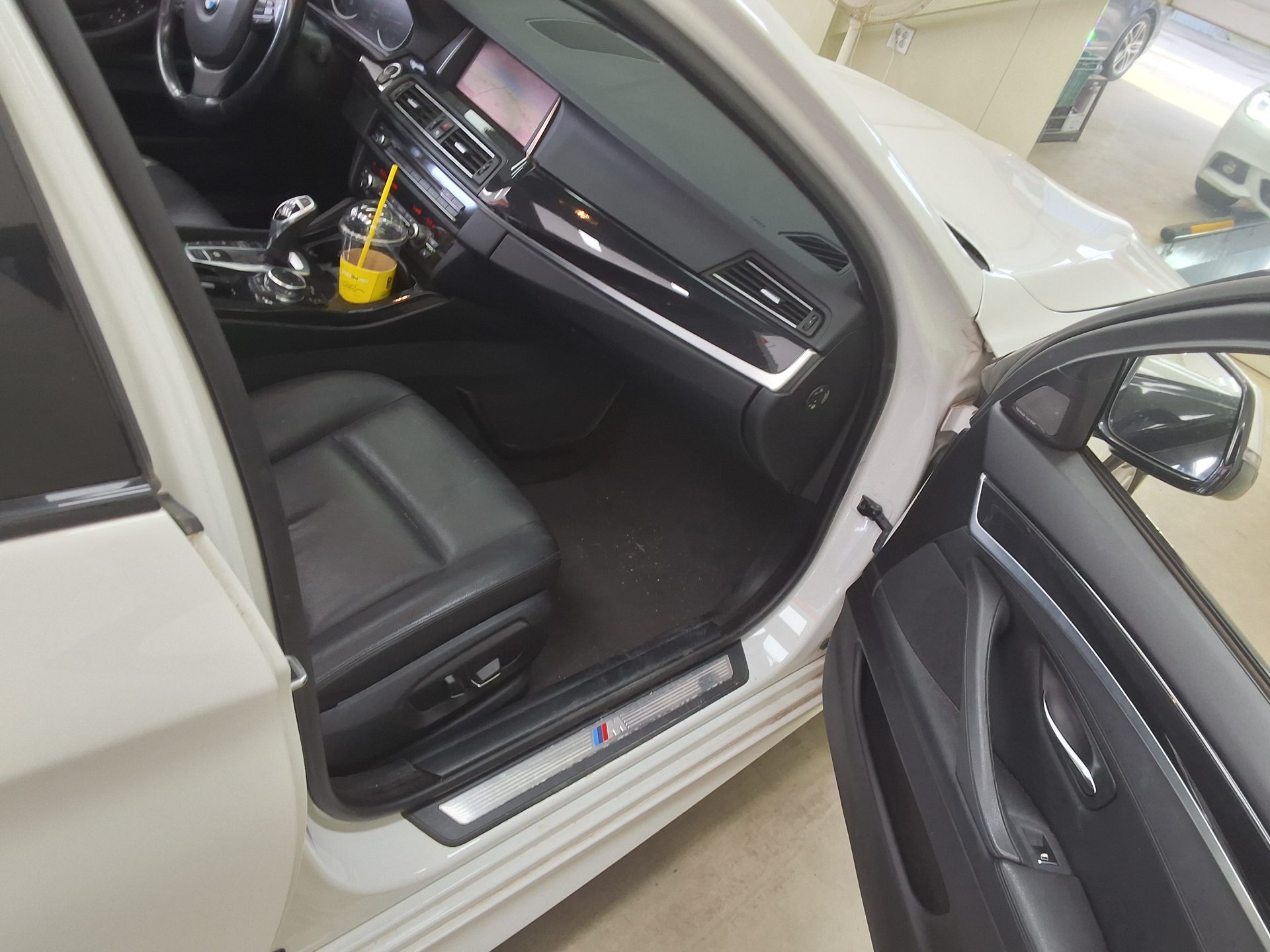 BMW 5 Series 2016 - Image 13