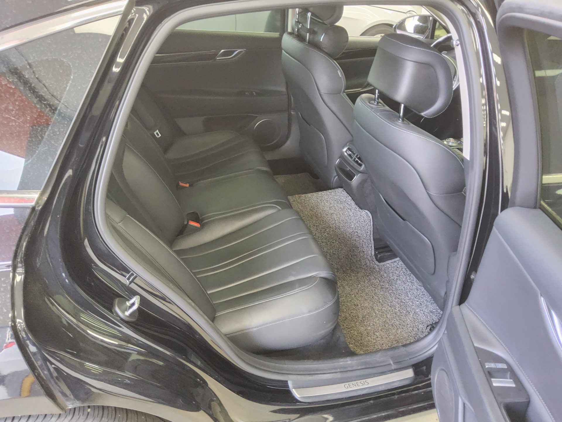 2022 - genesis g80