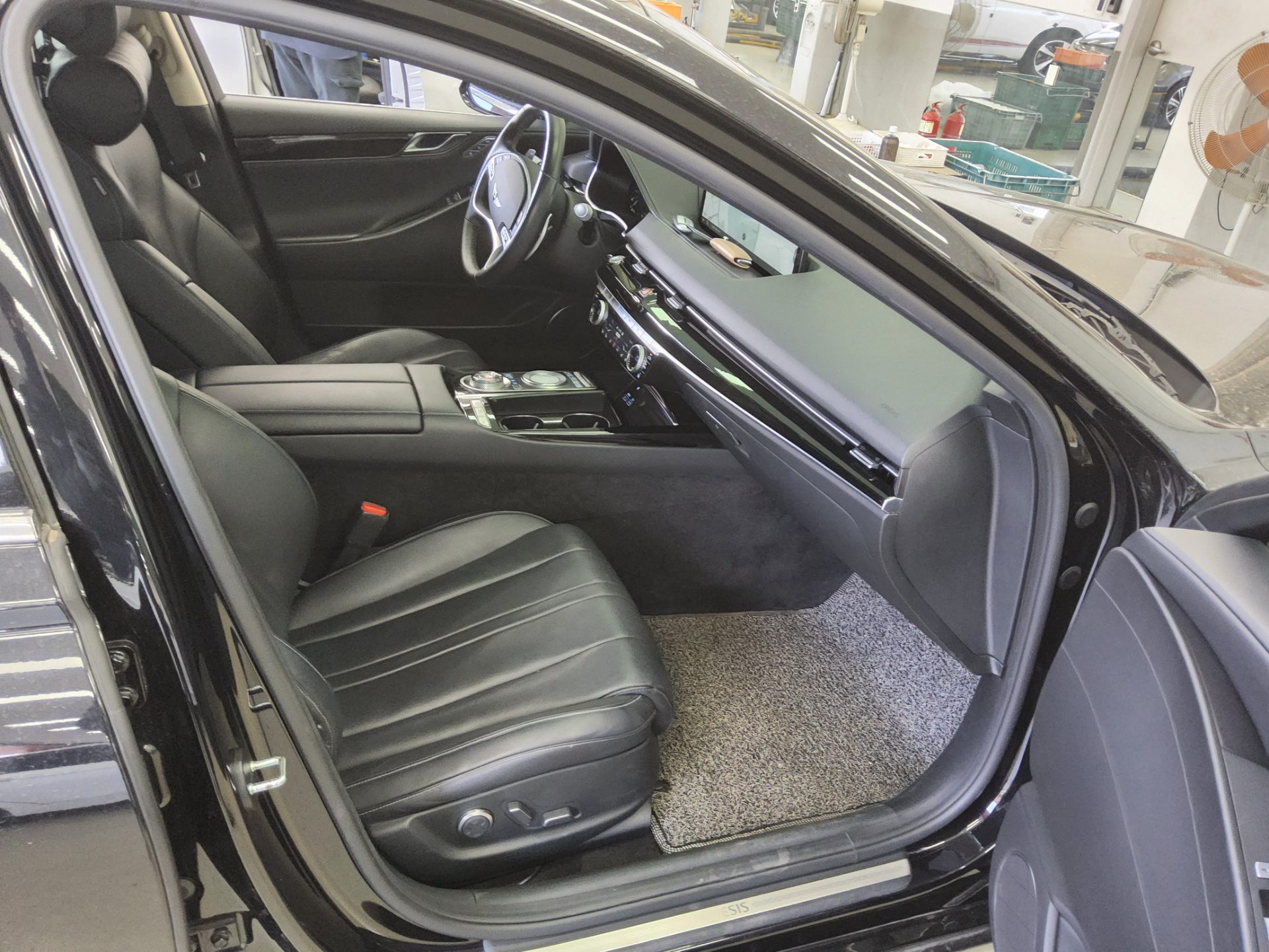 2022 - genesis g80