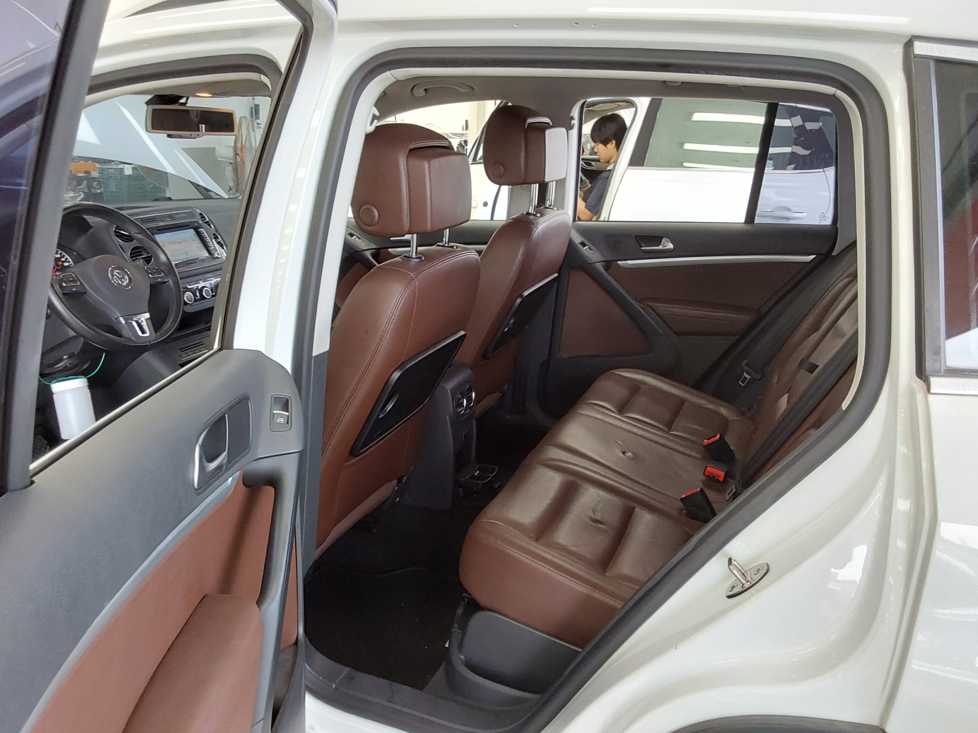 Volkswagen Tiguan 2015 - Image 12
