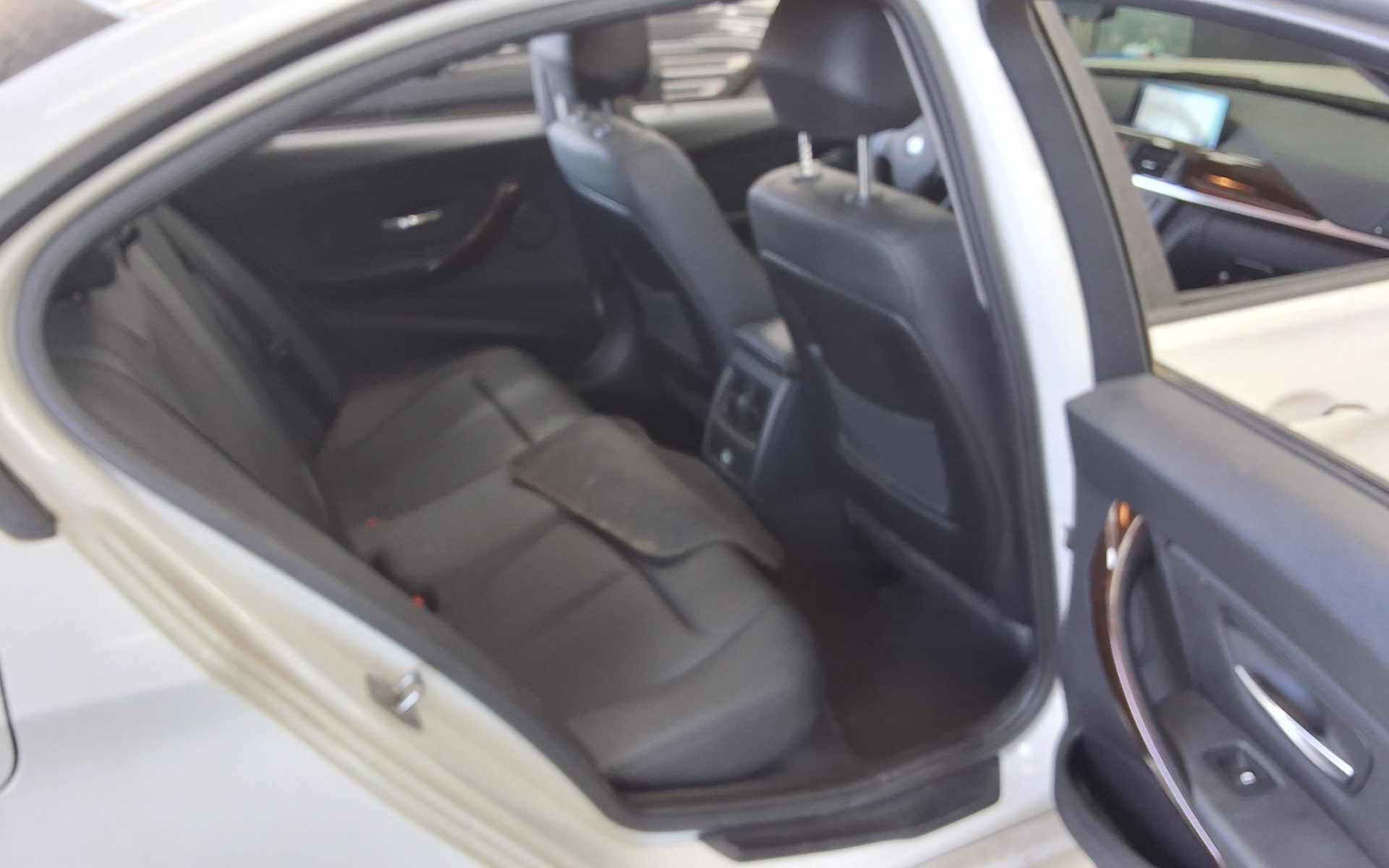 BMW 3 Series 2014 - Image 12