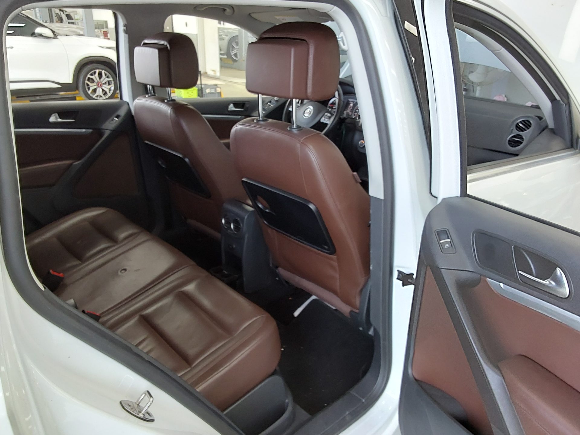 Volkswagen Tiguan 2015 - Image 13