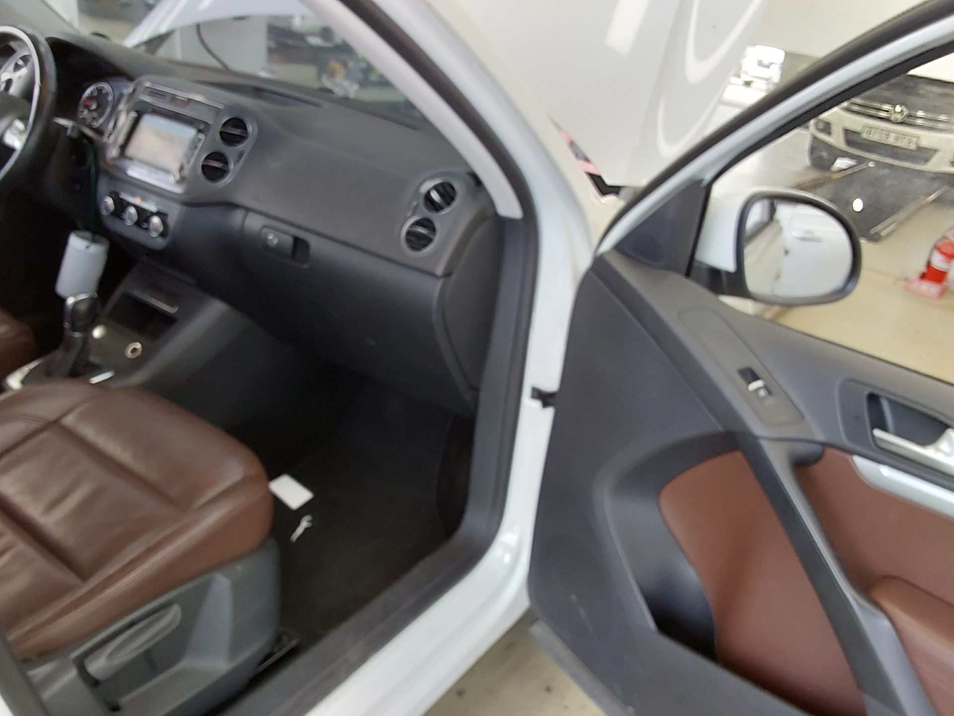 Volkswagen Tiguan 2015 - Image 14