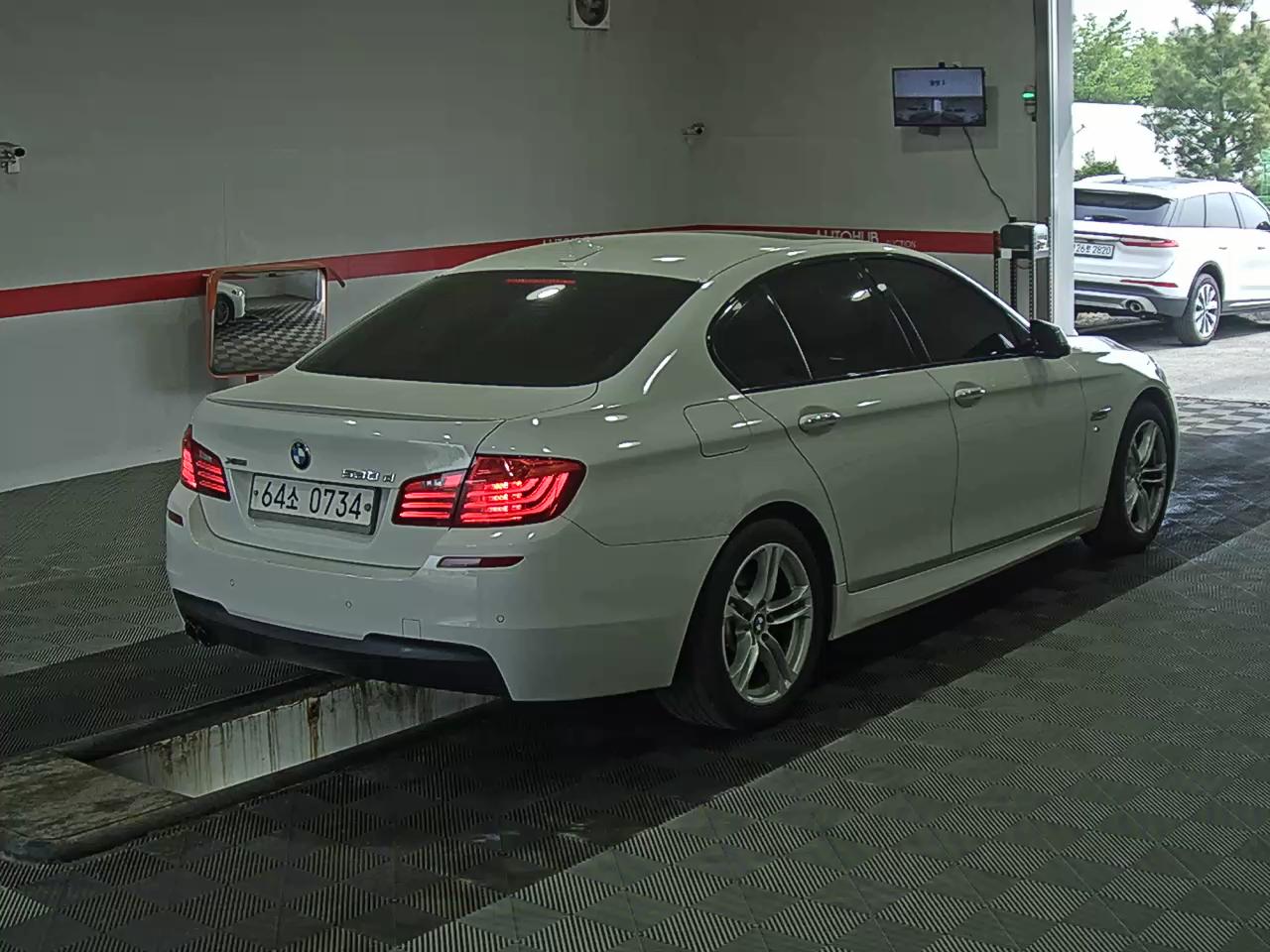 BMW 5 Series 2016 - Image 4