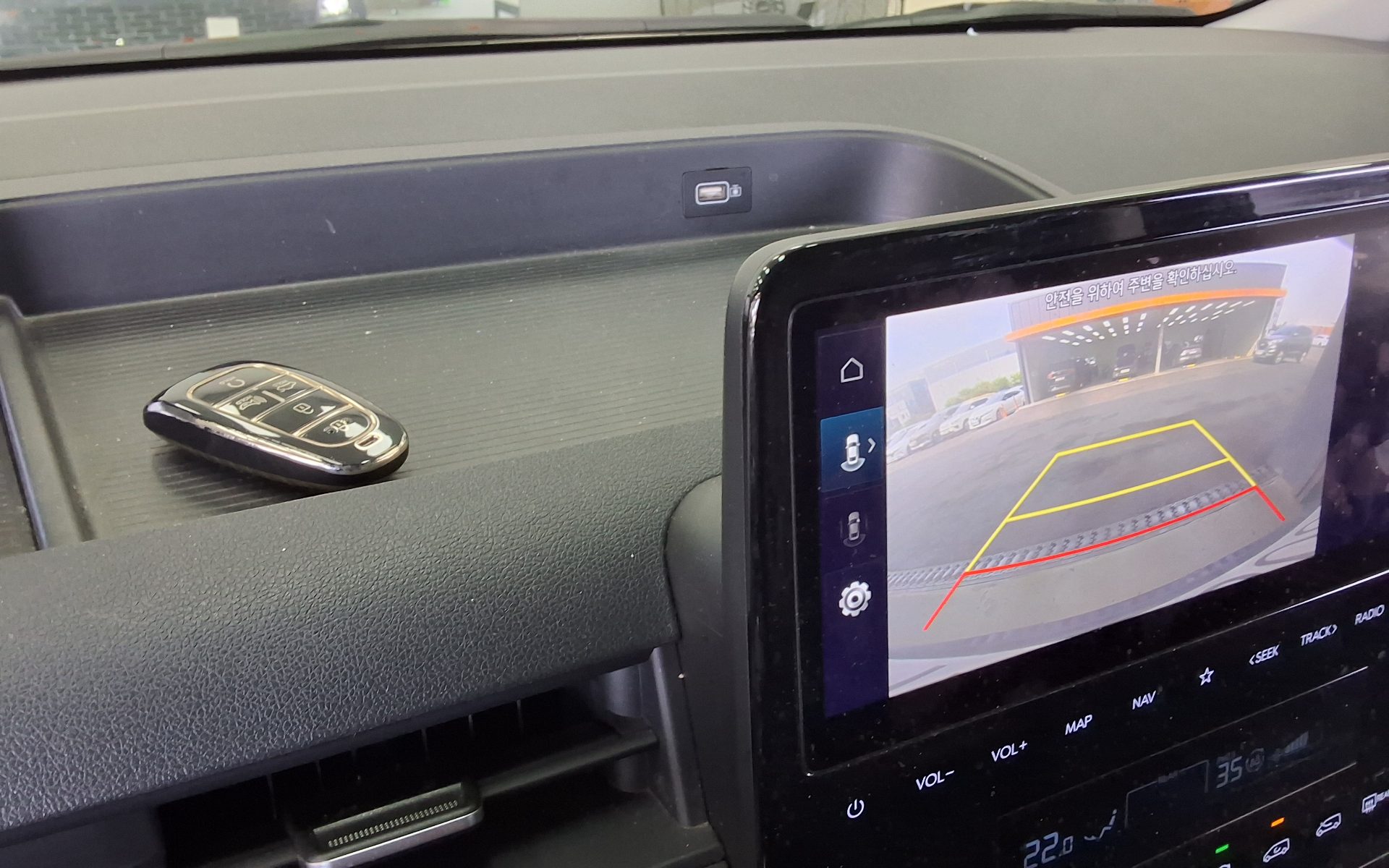 Hyundai Staria 2022 - Image 18