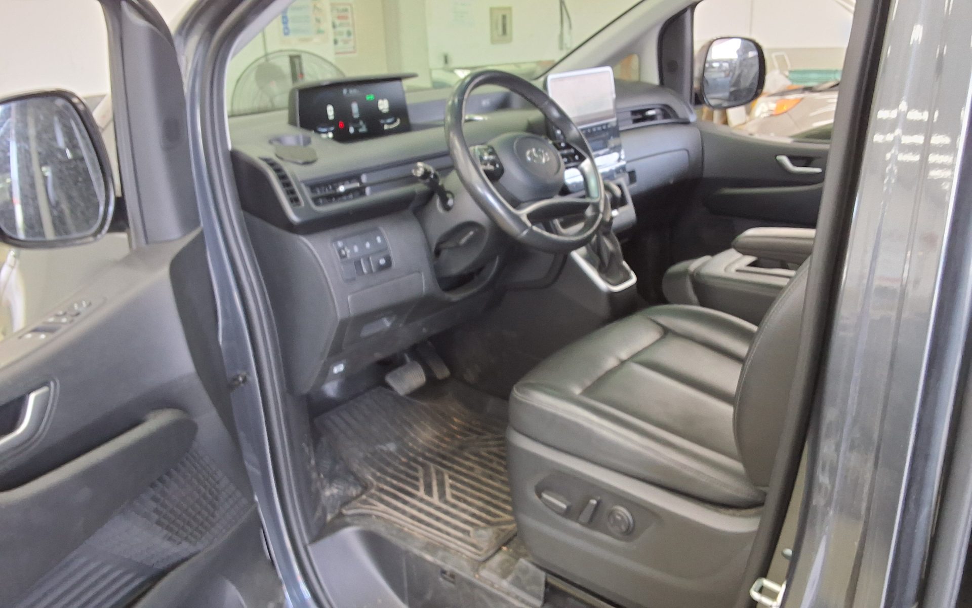 Hyundai Staria 2022 - Image 9